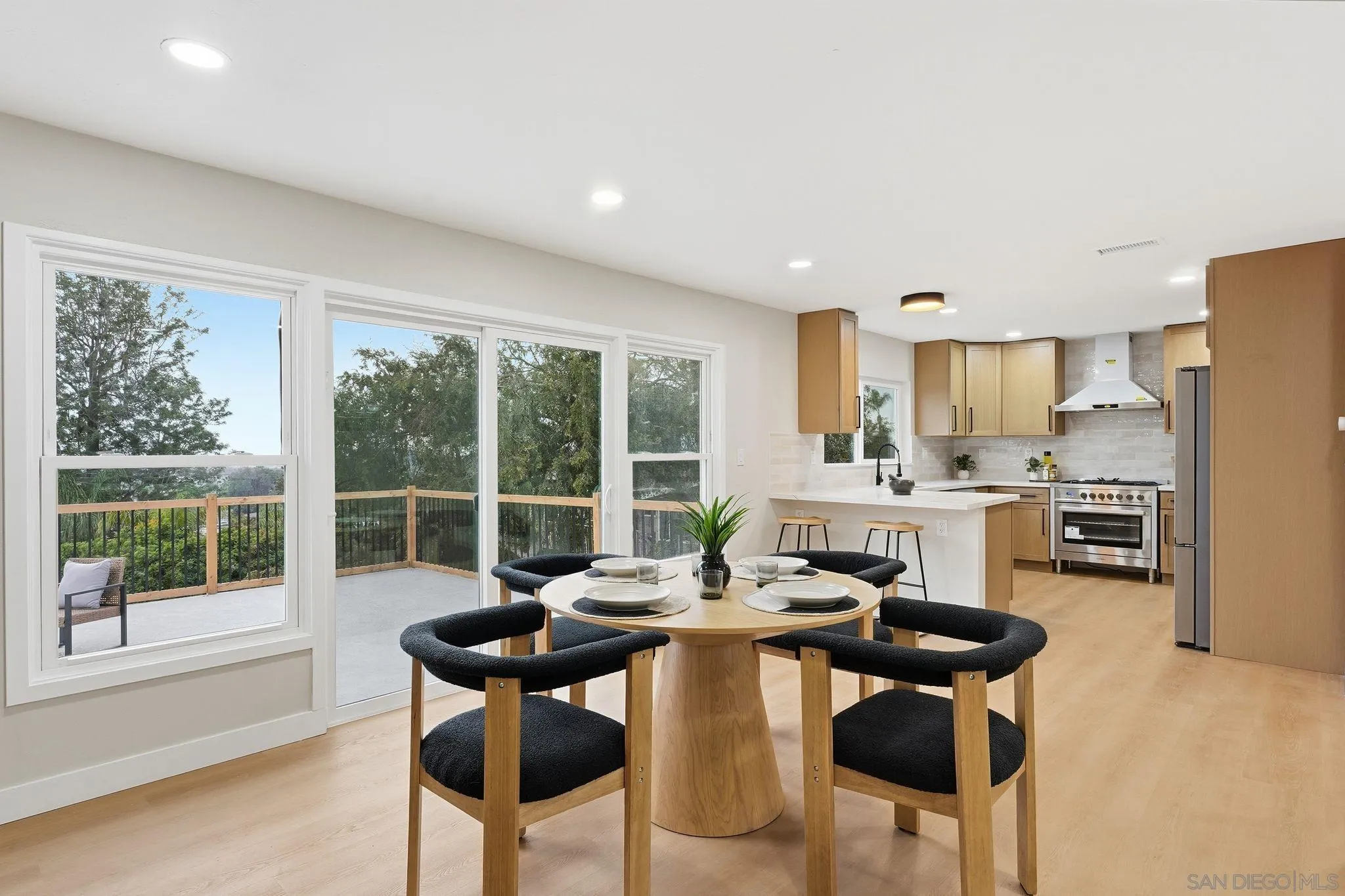 https://cdn.realtyfeed.com/cdn/127/260001715/e2626173e0e4c13923f74e3bbb6698e4.webp