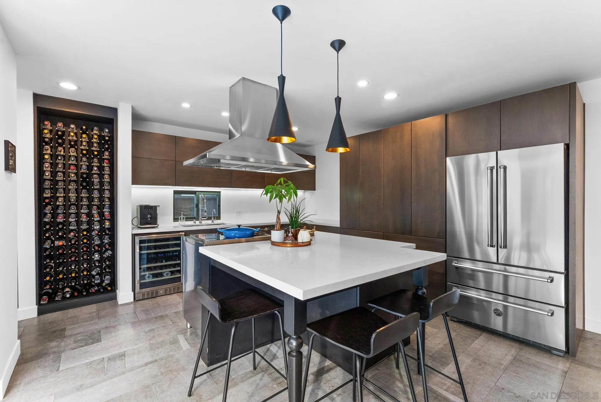 https://cdn.realtyfeed.com/cdn/127/260001719/7c02768c16dc1d20eba61095f41b2666.webp