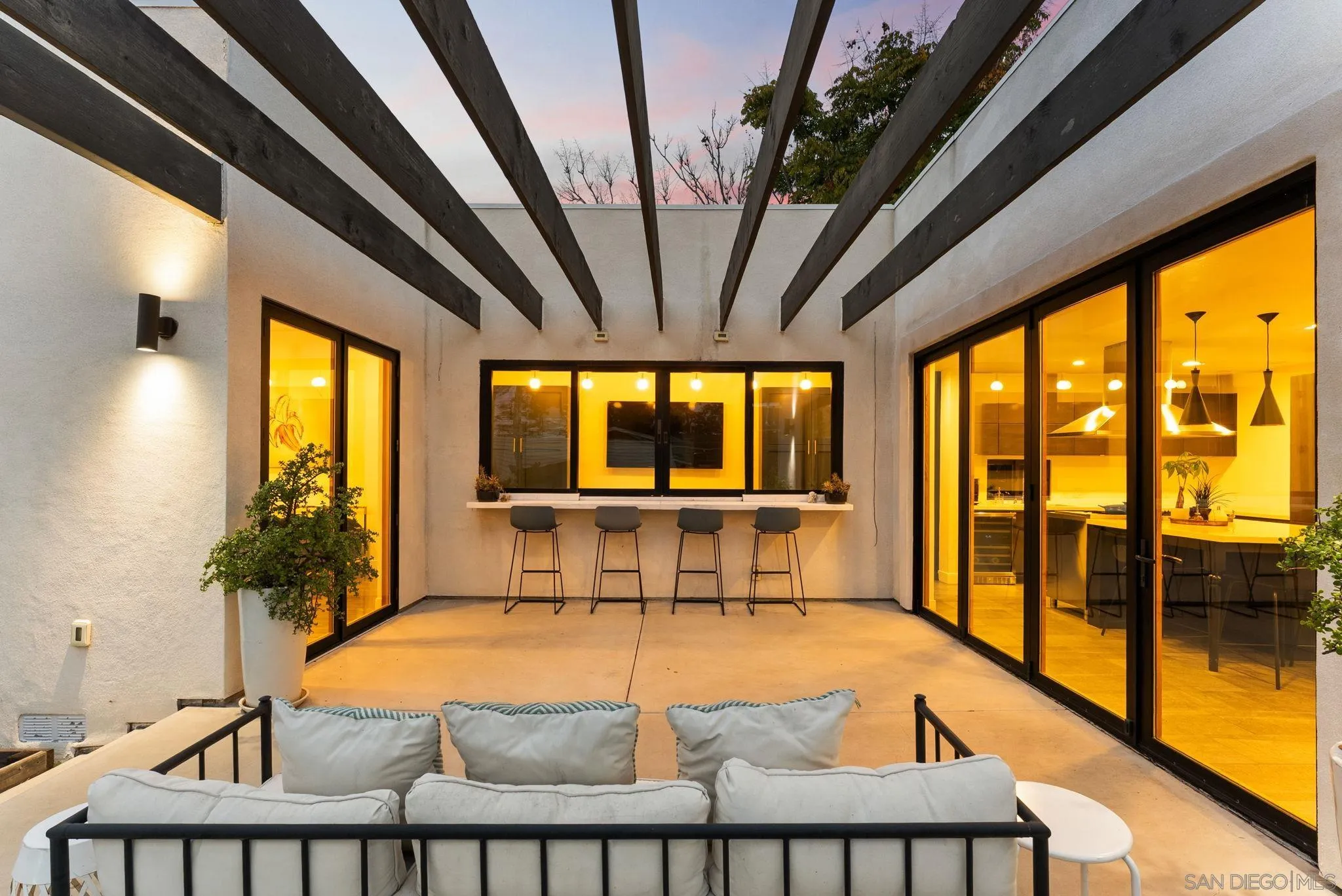 https://cdn.realtyfeed.com/cdn/127/260001719/c71a3377171a96f41f5e4ceb5662d45e.webp