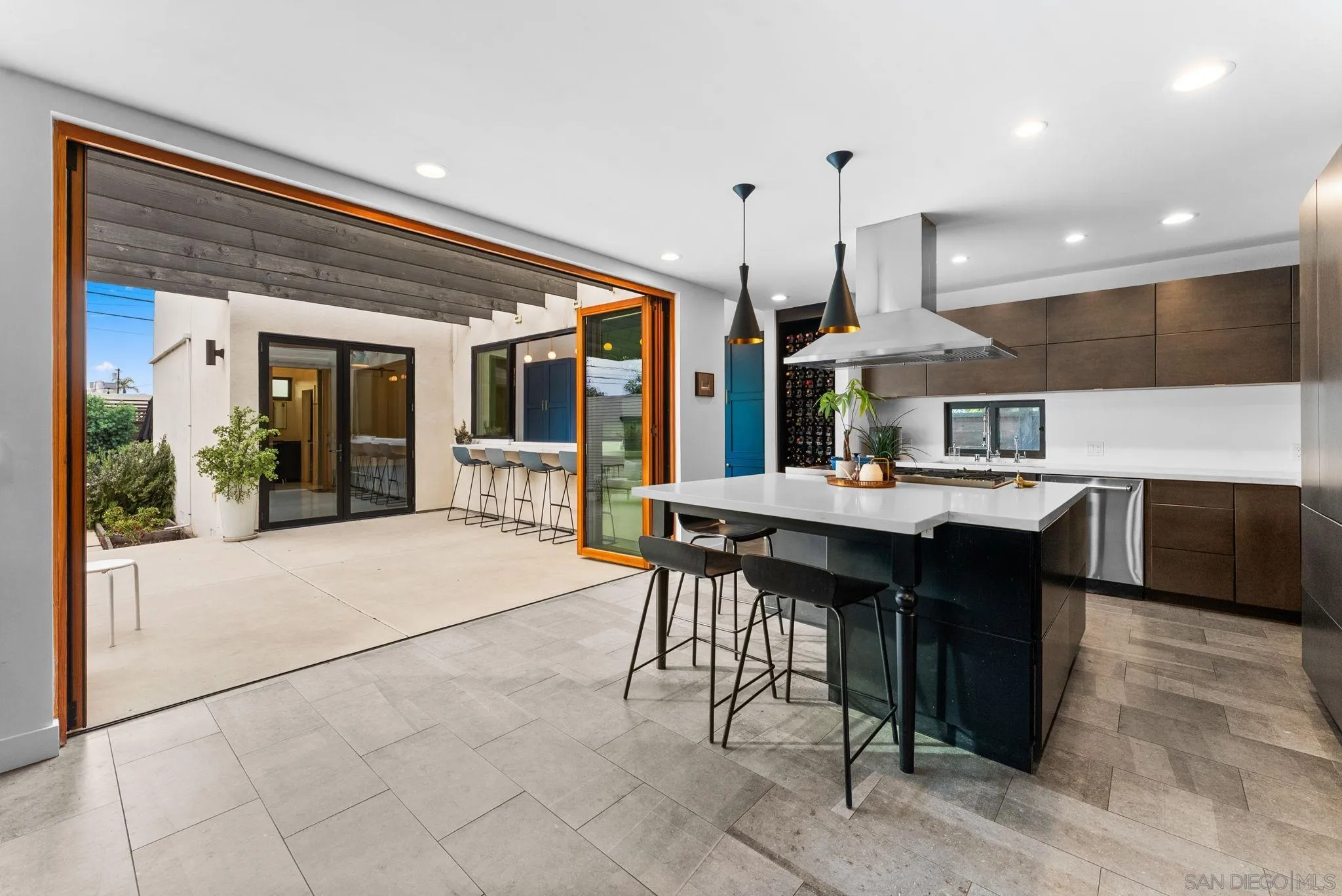 https://cdn.realtyfeed.com/cdn/127/260001719/d9795064419a1896457bc0ea1ac1d8c8.webp