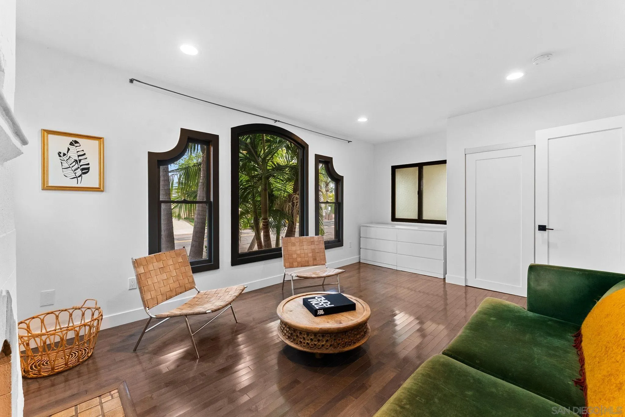 https://cdn.realtyfeed.com/cdn/127/260001719/fdac210471d50d5827090973baa1ca37.webp