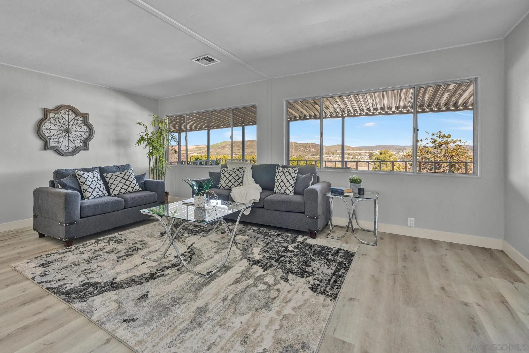 https://cdn.realtyfeed.com/cdn/127/260001720/56846a827bed3ad756f00ca6d4f10d8c.webp