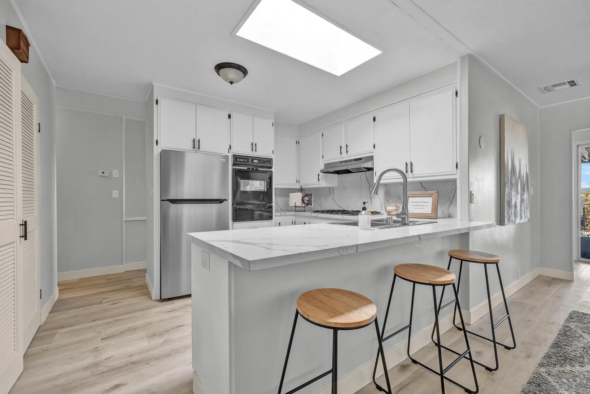 https://cdn.realtyfeed.com/cdn/127/260001720/73718cbd6aaf59d036b41b5fe9a06a92.webp
