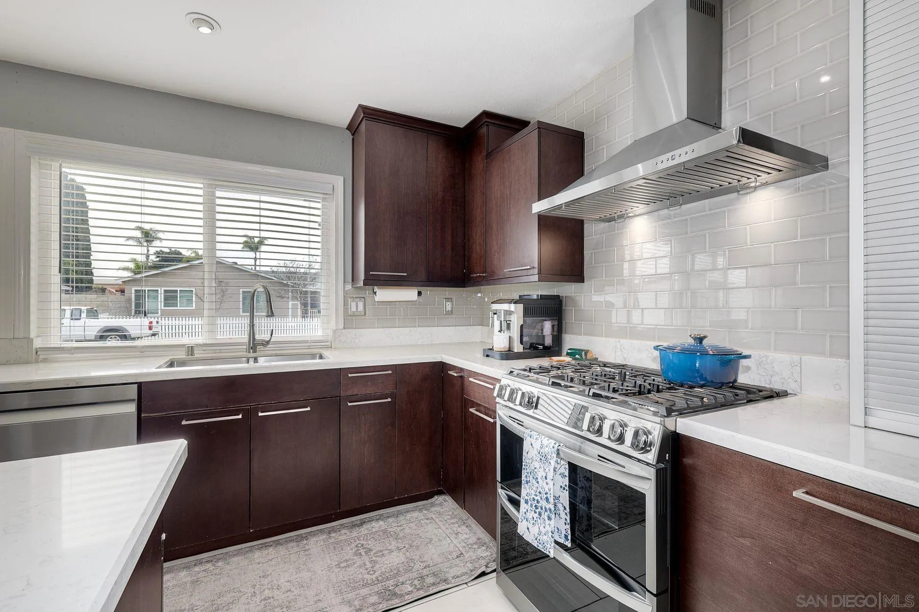 https://cdn.realtyfeed.com/cdn/127/260001725/7f62645620ae750b4db397fd4bdd36fd.webp