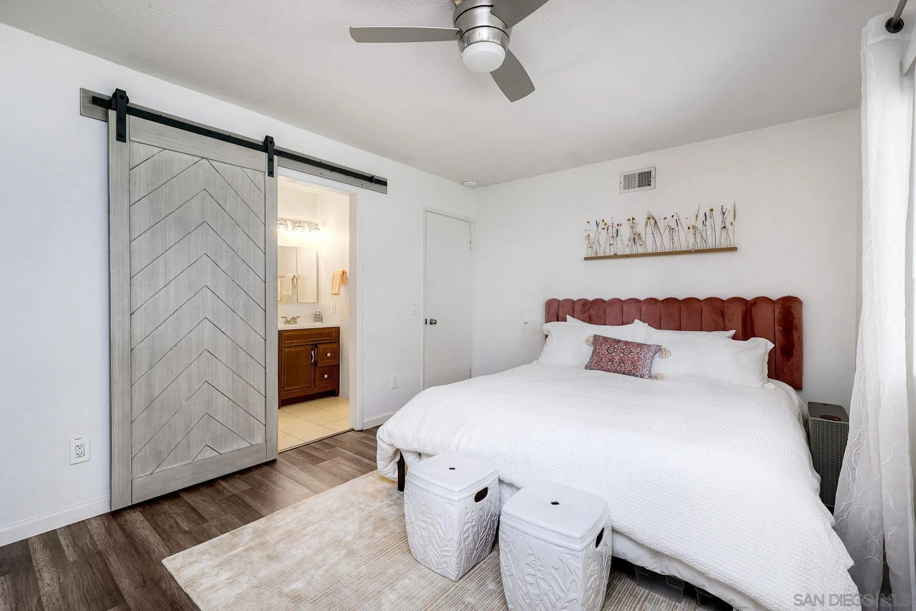 https://cdn.realtyfeed.com/cdn/127/260001725/cf73fc06d8d32d78681902d8bcaa3256.webp
