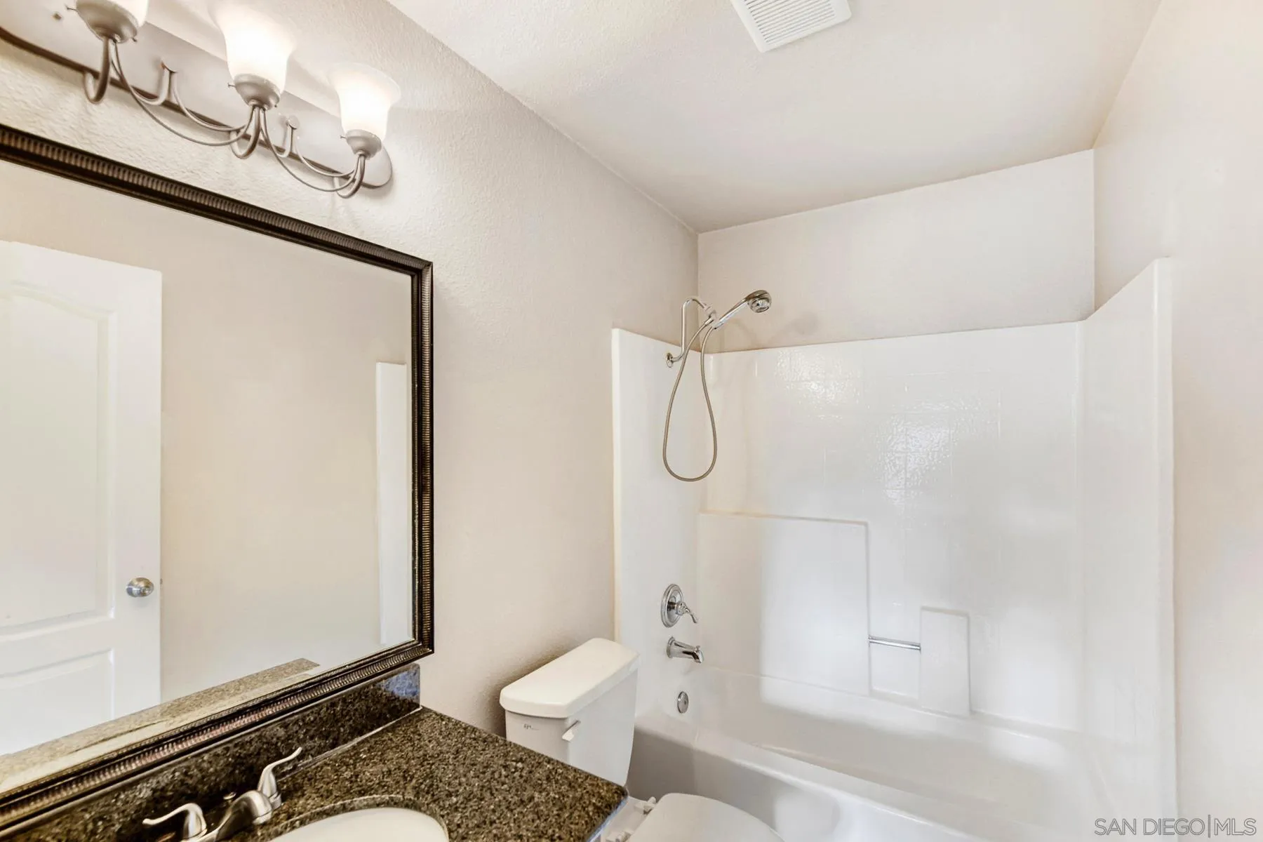 Photo #10: 260001729 Listing: Photo #10