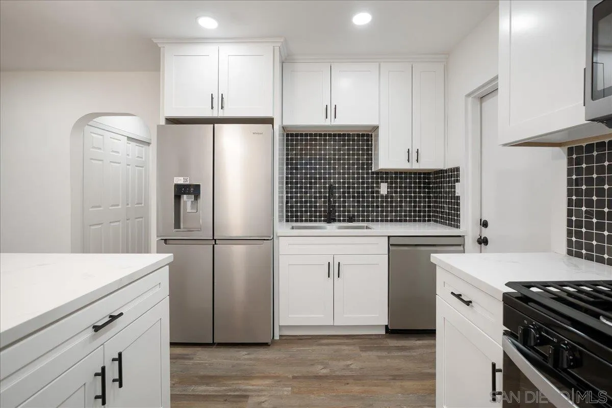 https://cdn.realtyfeed.com/cdn/127/260001733/480f82b30502520dfc293464568fae72.webp