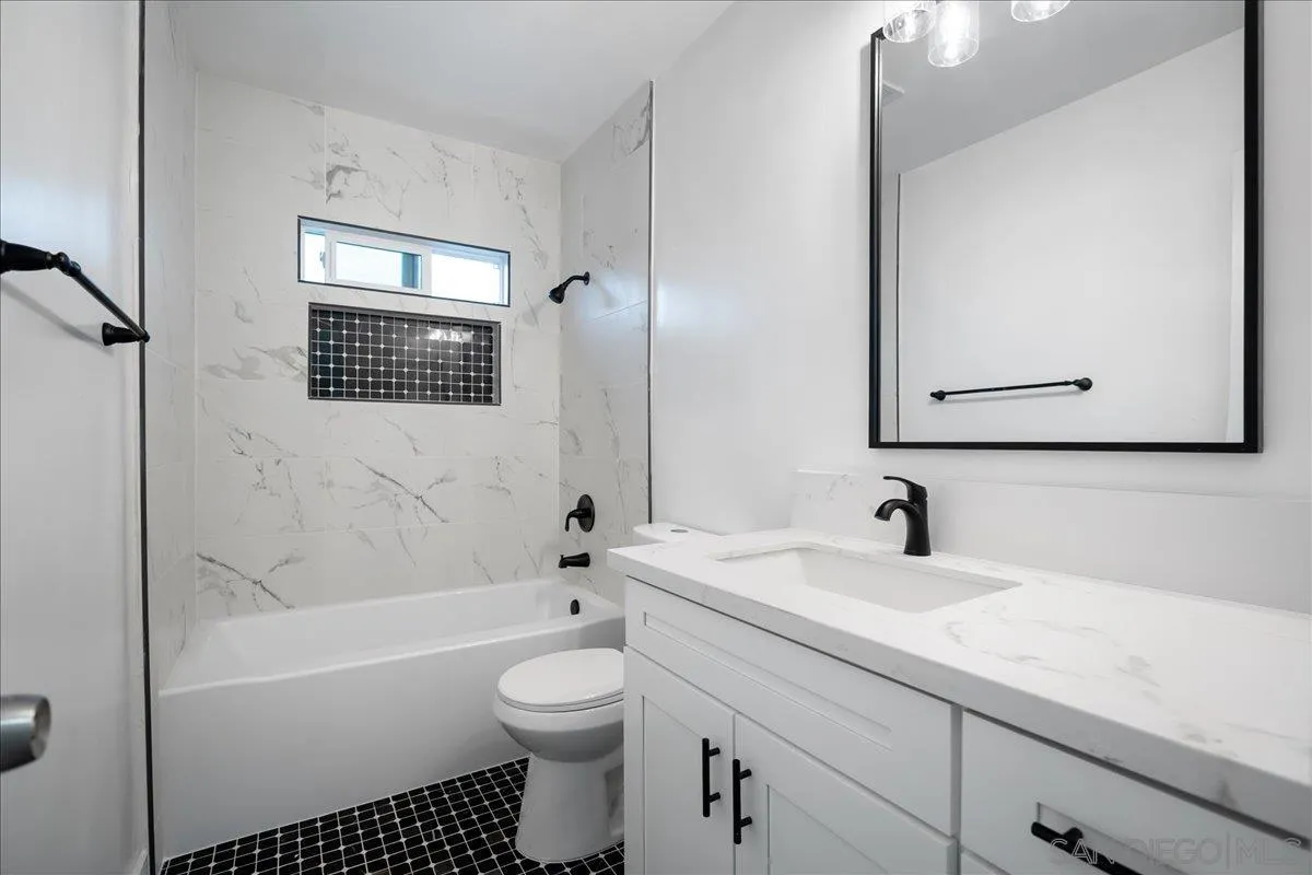 https://cdn.realtyfeed.com/cdn/127/260001733/8db727113b4bd37eb0f7a24181813cda.webp