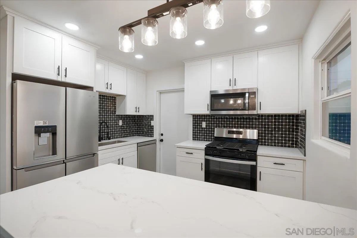 https://cdn.realtyfeed.com/cdn/127/260001733/9b1c3c19318df6494b368b9634331959.webp