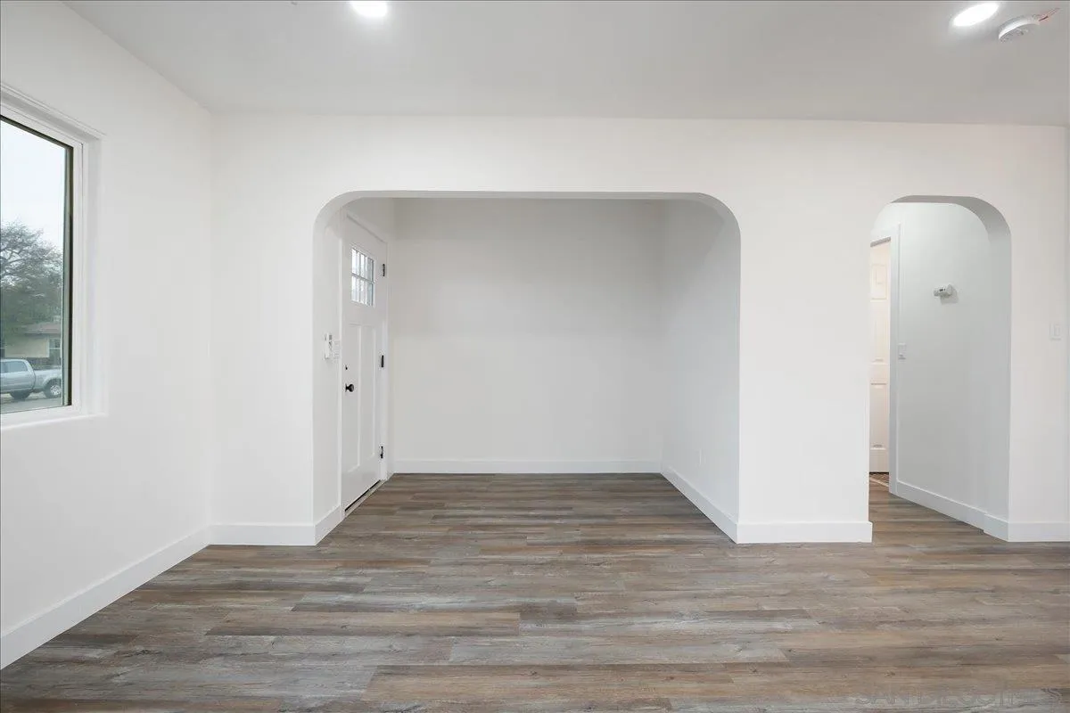 https://cdn.realtyfeed.com/cdn/127/260001733/dad8c43dec51ee6bed50a484451b6c5b.webp