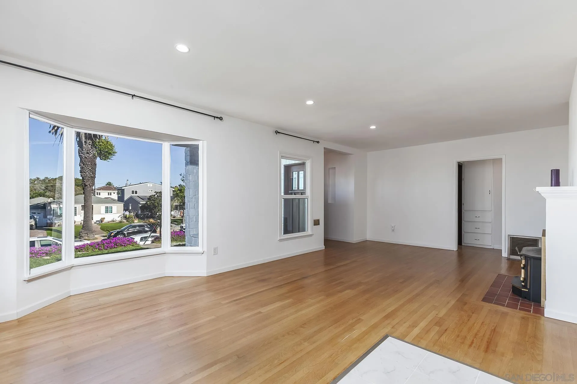 https://cdn.realtyfeed.com/cdn/127/260001737/46b7fb9455d280af3a5c36eaacc56672.webp