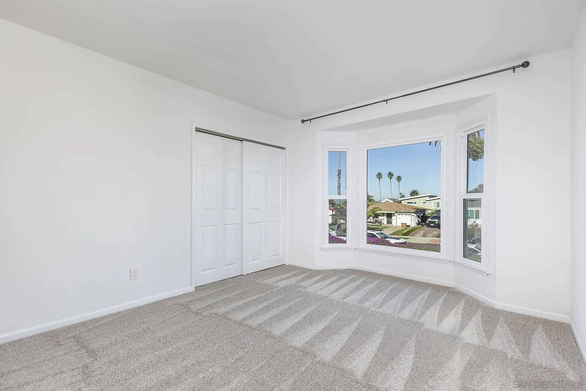 https://cdn.realtyfeed.com/cdn/127/260001737/76c4bddb08389ae691436af8a8ca12b8.webp