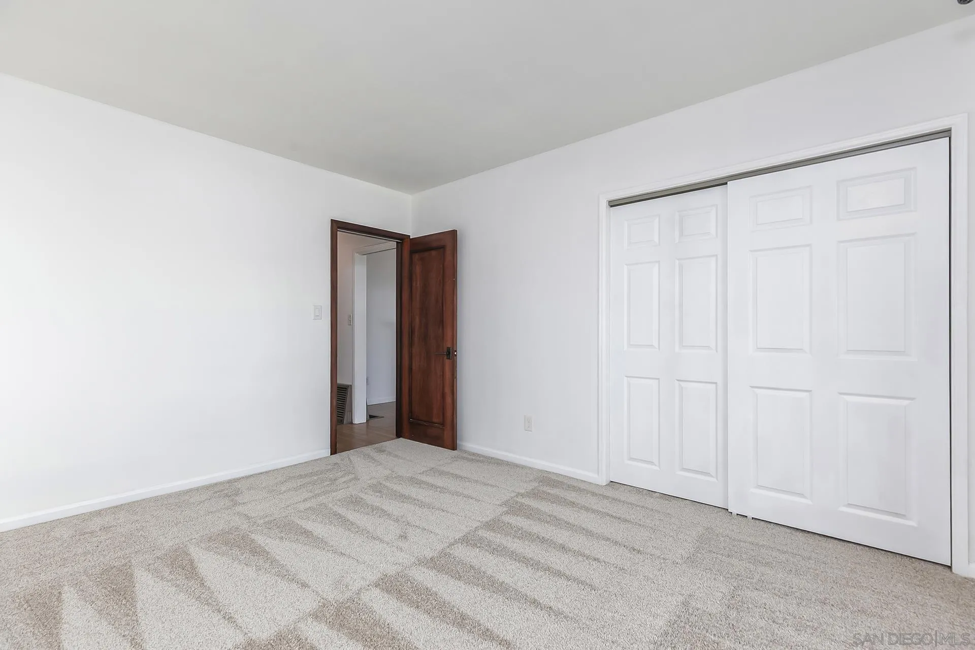 https://cdn.realtyfeed.com/cdn/127/260001737/7f6a7b9a75db1205cba62700ced5663f.webp
