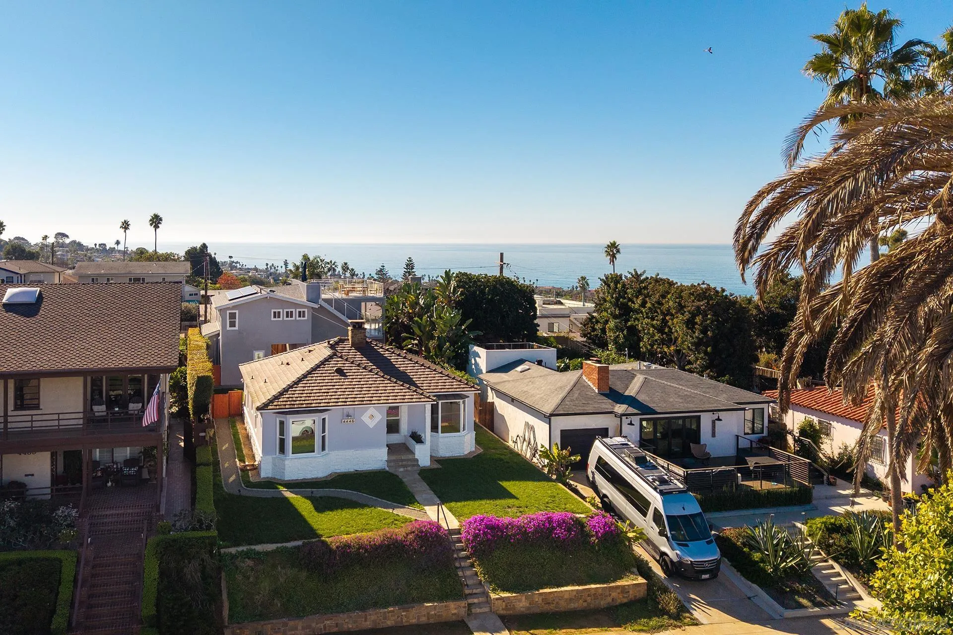 https://cdn.realtyfeed.com/cdn/127/260001737/87e0e5e0f905330ac6ad42c8dc66bb6f.webp
