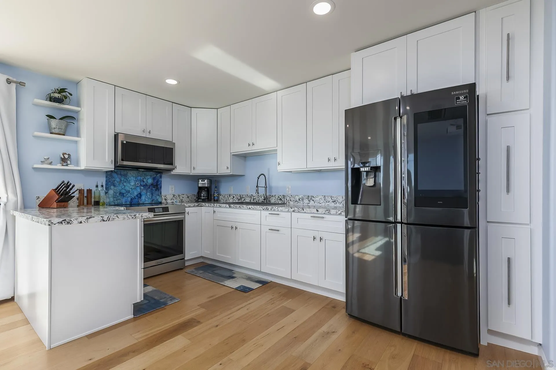 https://cdn.realtyfeed.com/cdn/127/260001737/e6127fe0e22de09cc0784efaf8824f25.webp