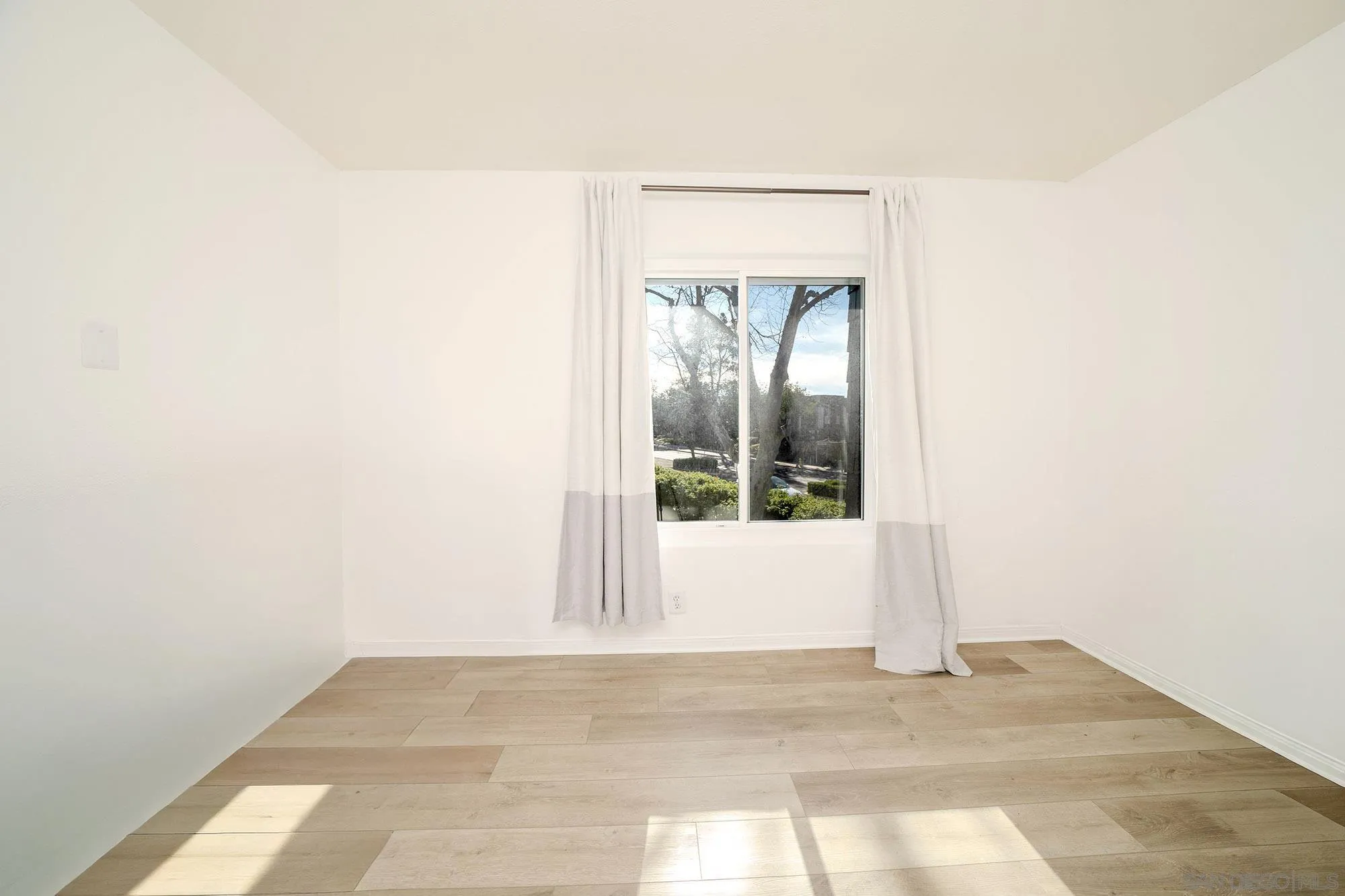 Photo #15: 260001738 Listing: Photo #15