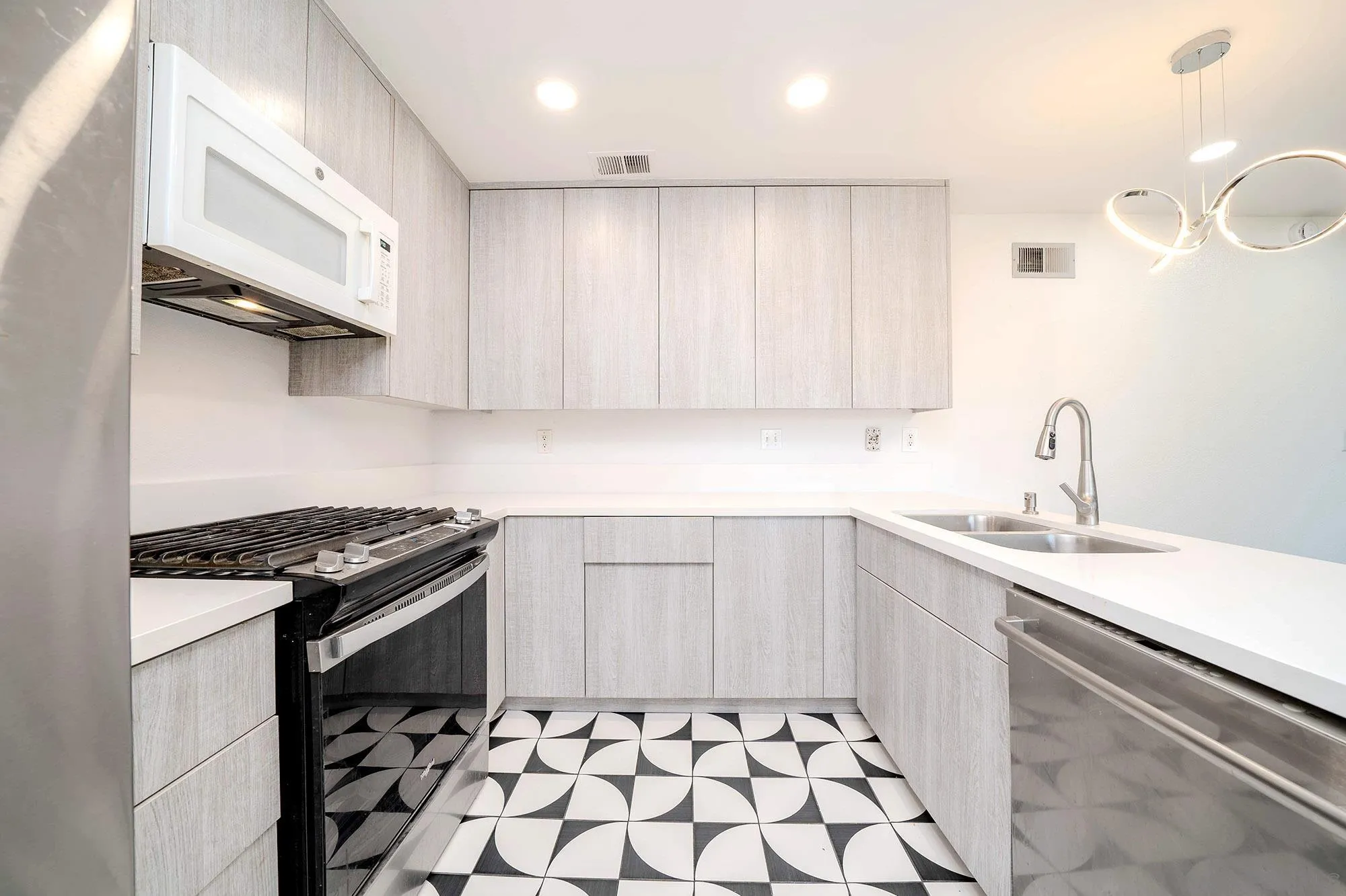 Photo #6: 260001738 Listing: Photo #6