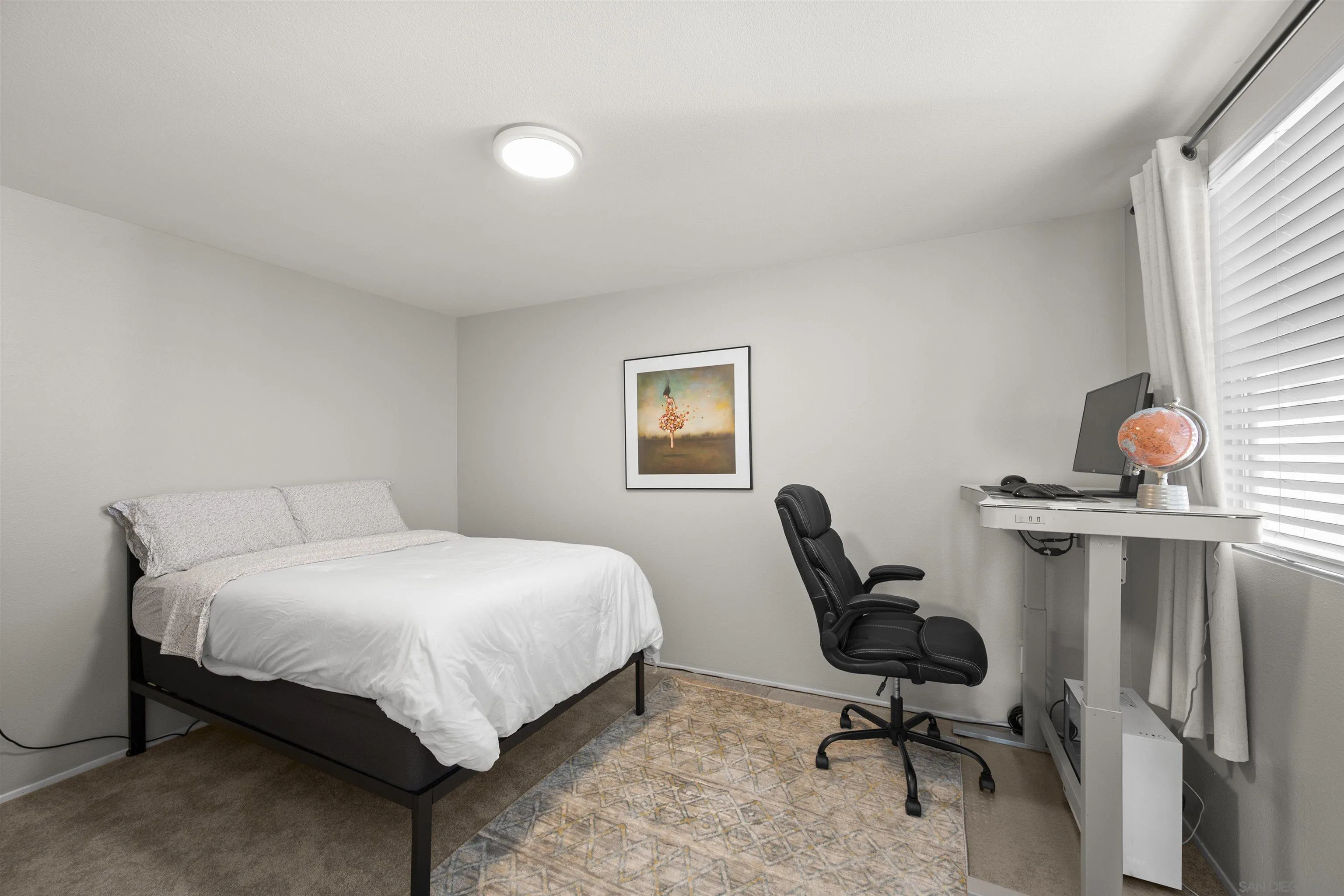 https://cdn.realtyfeed.com/cdn/127/260001739/582a1740a88a6b78981f37ce967e7e9a.webp
