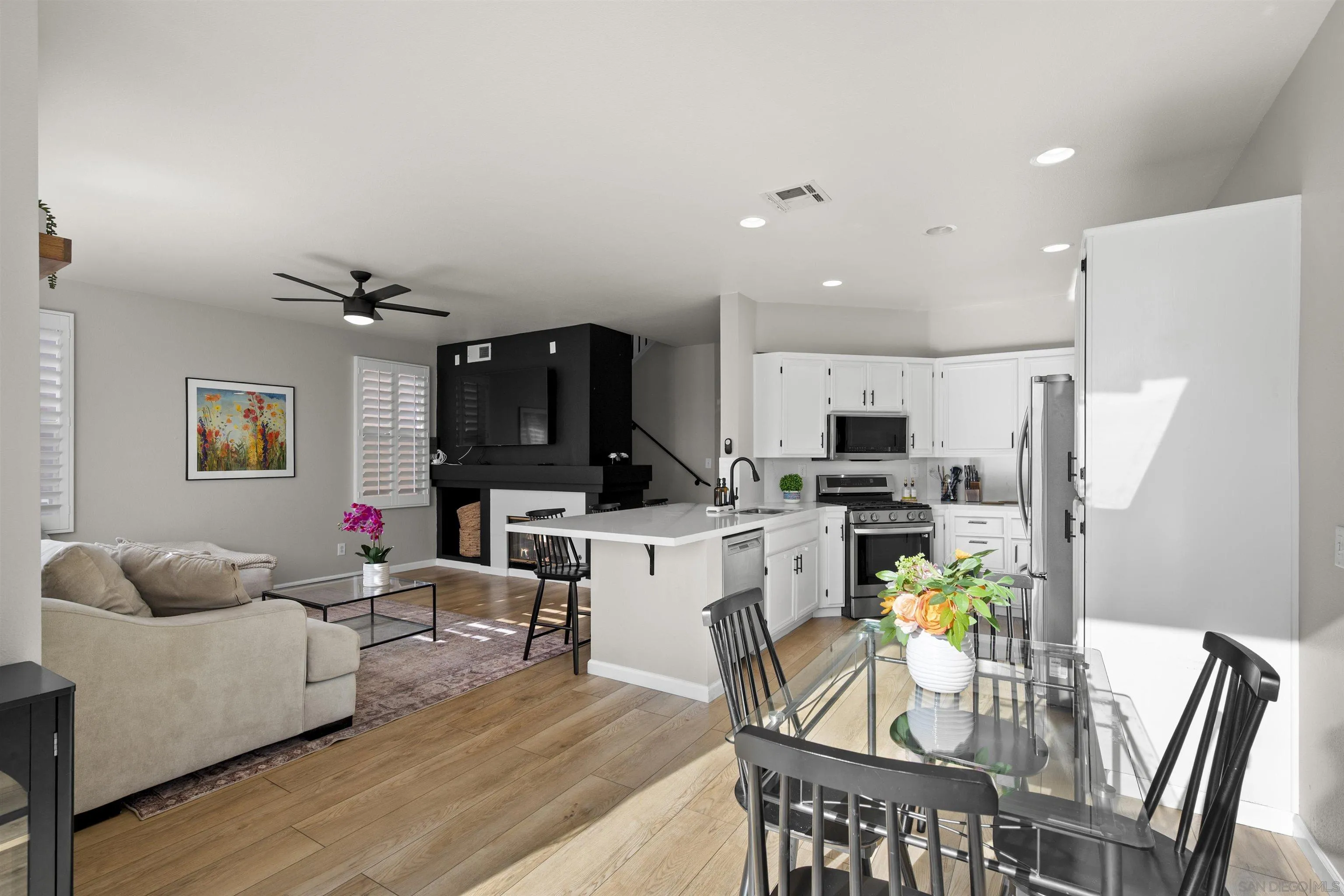 https://cdn.realtyfeed.com/cdn/127/260001739/76b0e6962a8fba784d1a57a38a669472.webp