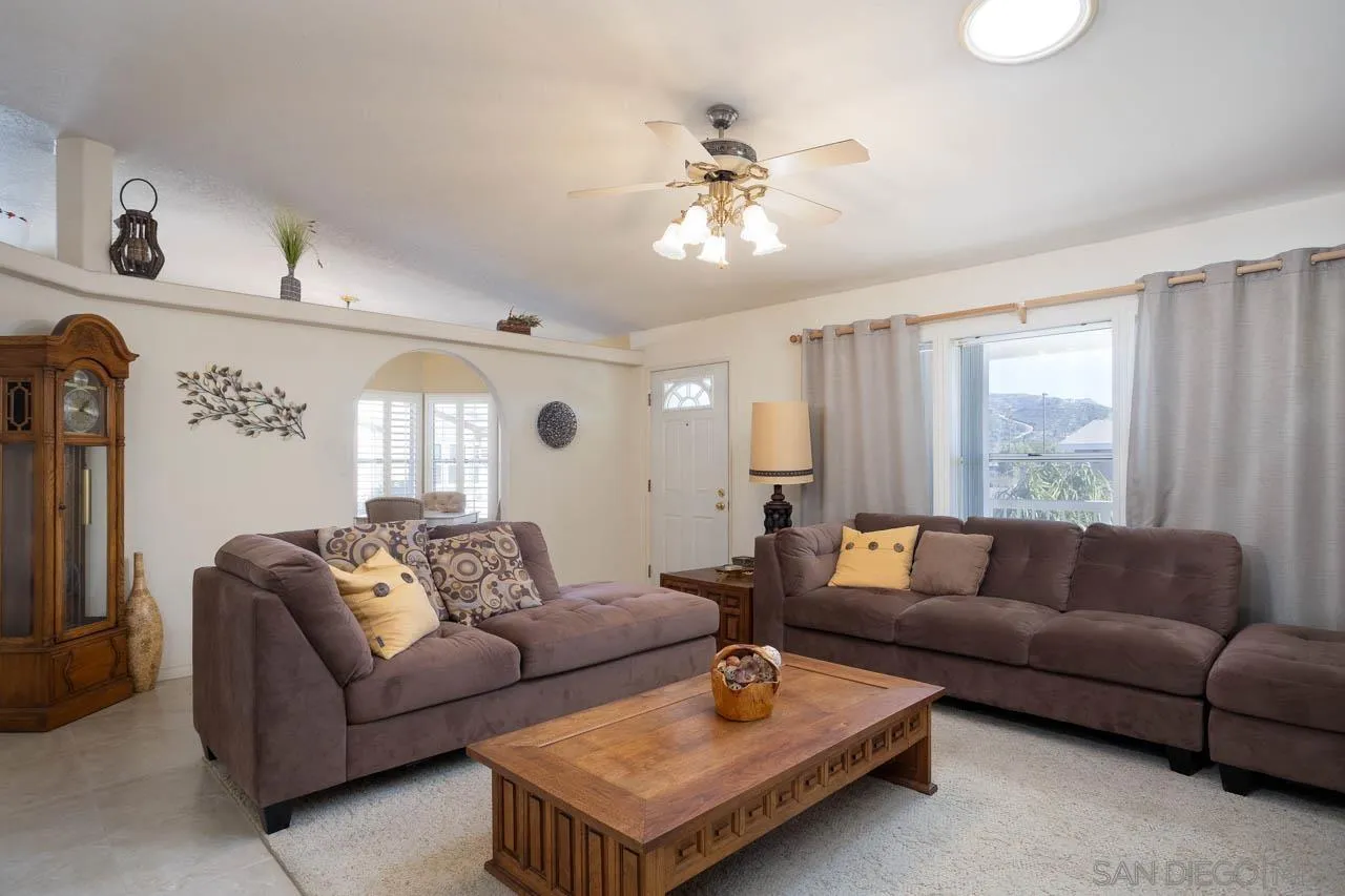 https://cdn.realtyfeed.com/cdn/127/260001742/79b885ce93bfc02ab3e1d9c966c3801f.webp