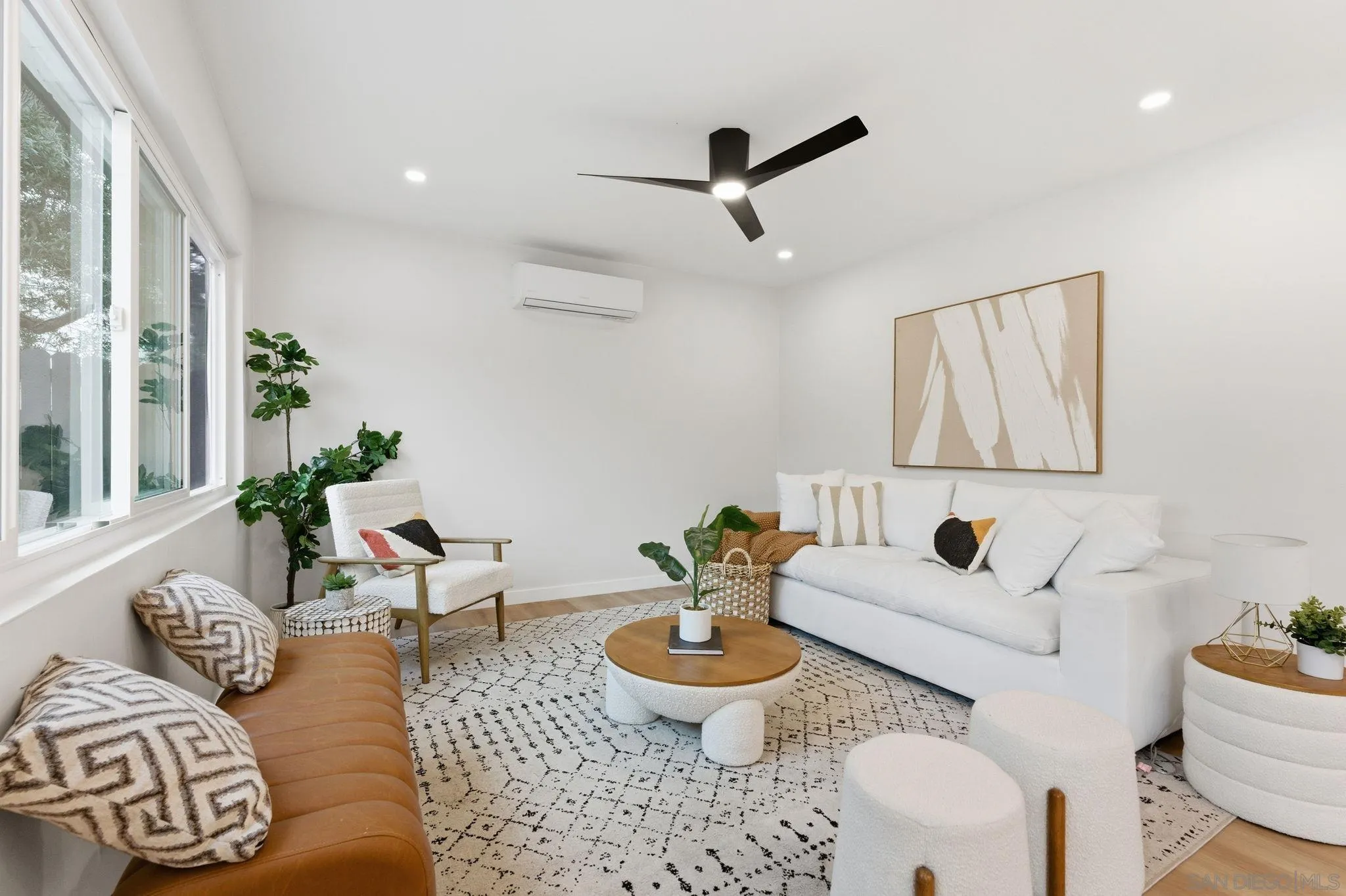 https://cdn.realtyfeed.com/cdn/127/260001743/0ec83c30c1a6c2c2e32723d52d5fc5c2.webp