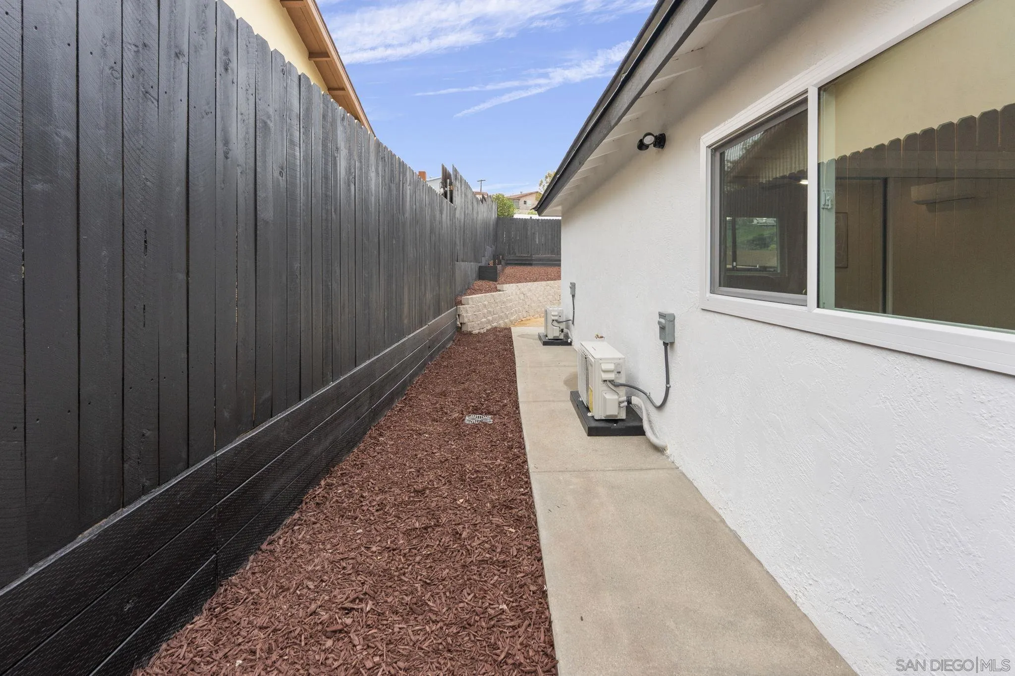 https://cdn.realtyfeed.com/cdn/127/260001743/7d5d1d68d2819fc6d4b4089c1be023e8.webp