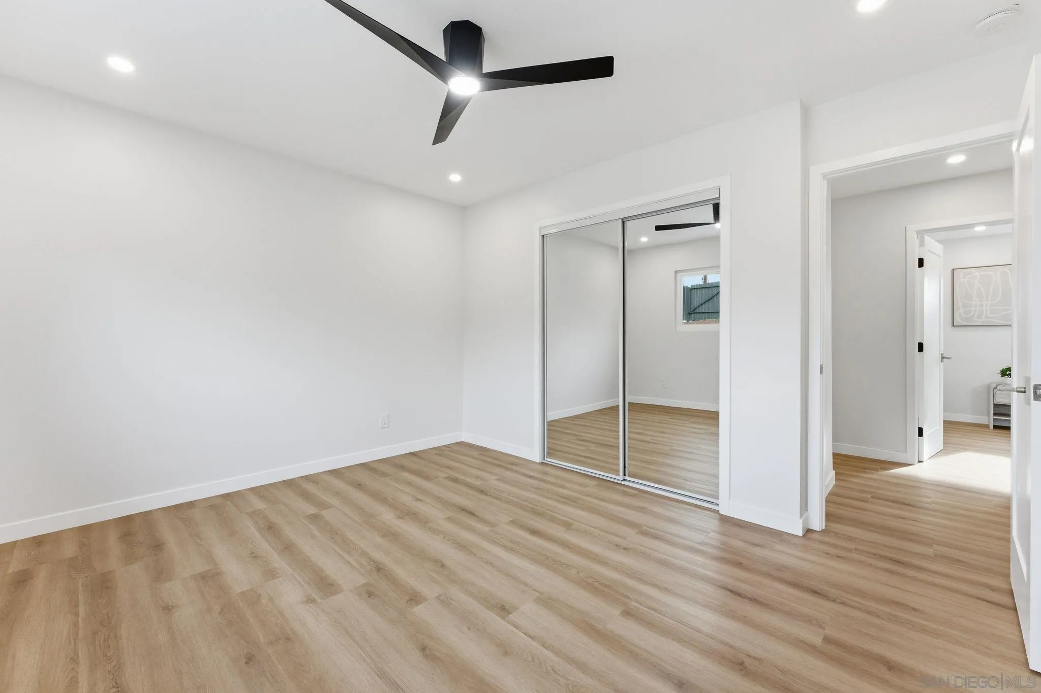 https://cdn.realtyfeed.com/cdn/127/260001743/a164bacdf04d87433b855f8b9457b75e.webp