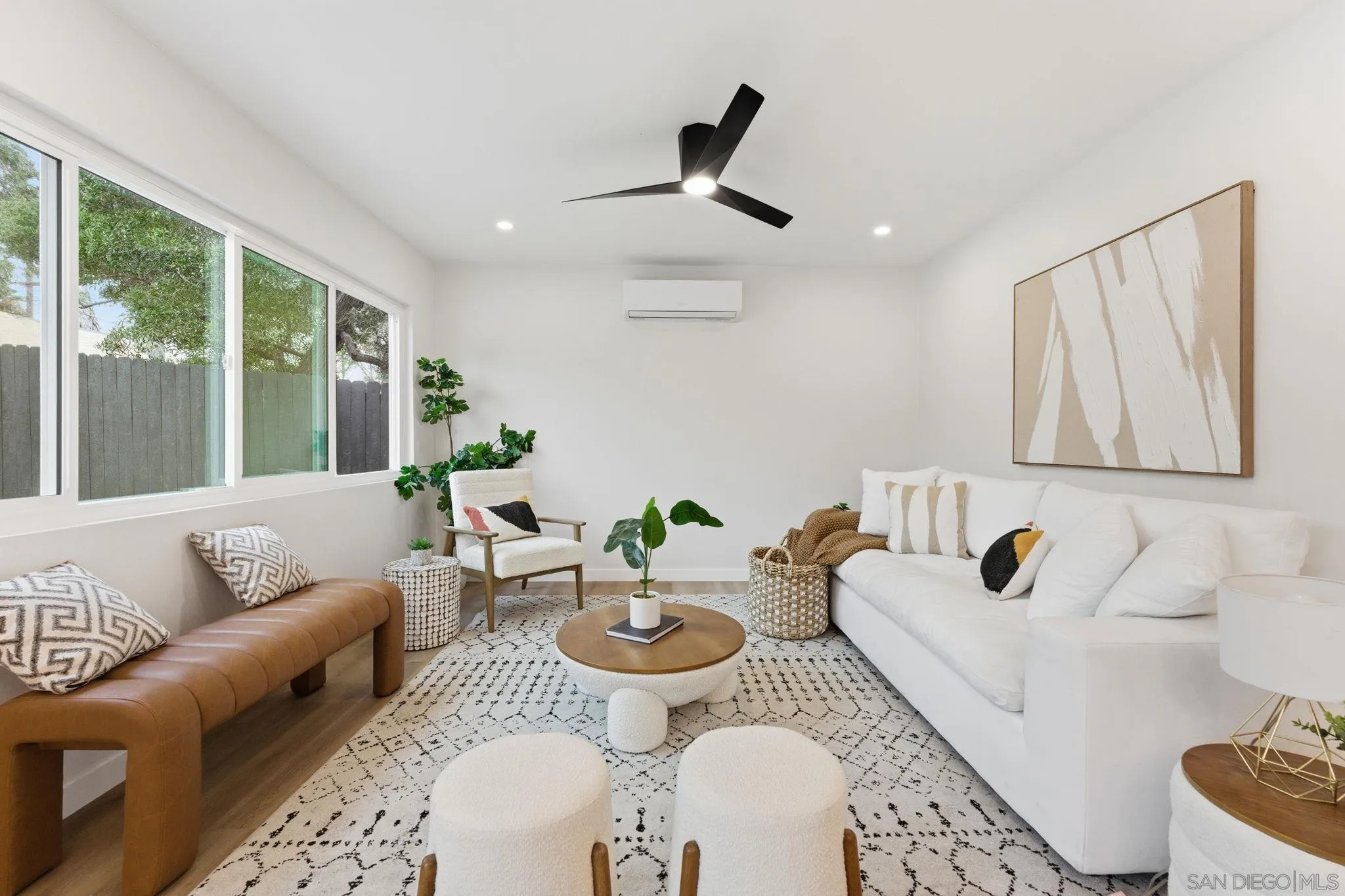 https://cdn.realtyfeed.com/cdn/127/260001743/a526f739d0af095f0ac90117ccdbcec1.webp
