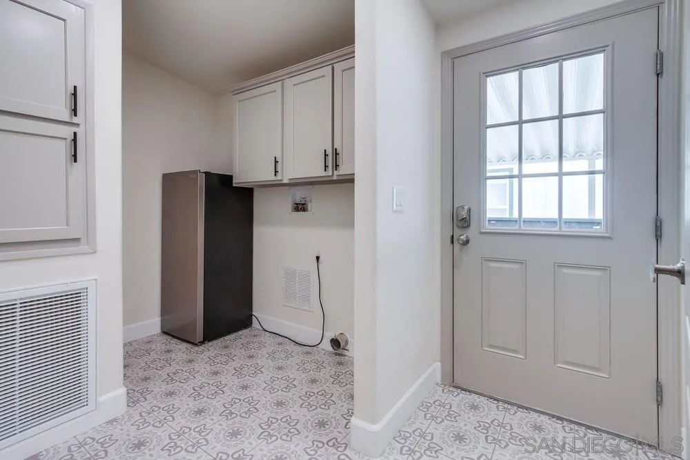 https://cdn.realtyfeed.com/cdn/127/260001744/781160eb8c113963829a75abfc5b01a0.webp