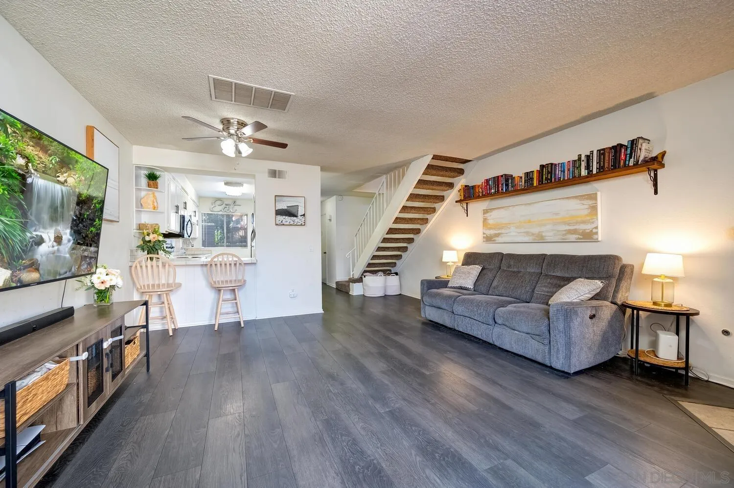 Photo #2: 260001745 Listing: Photo #2