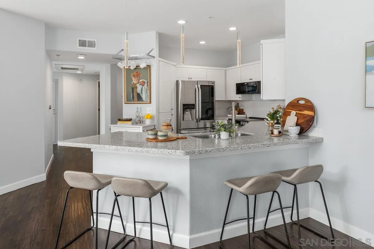 https://cdn.realtyfeed.com/cdn/127/260001747/3edf7ea8bd0349a0fe18365b7c9affd3.webp