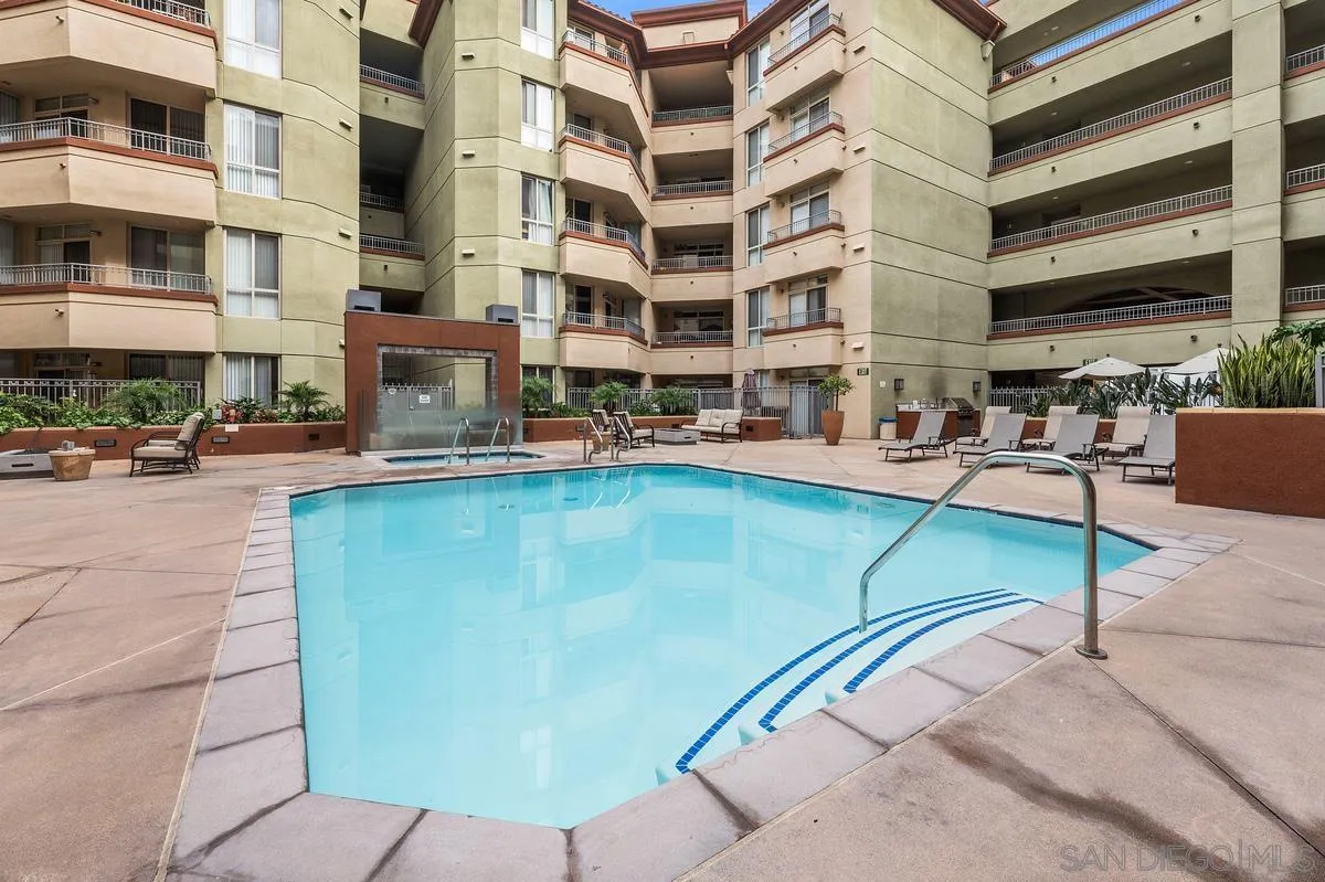 https://cdn.realtyfeed.com/cdn/127/260001747/76695bf675c3d9ee4bde4b7960dfa6fc.webp
