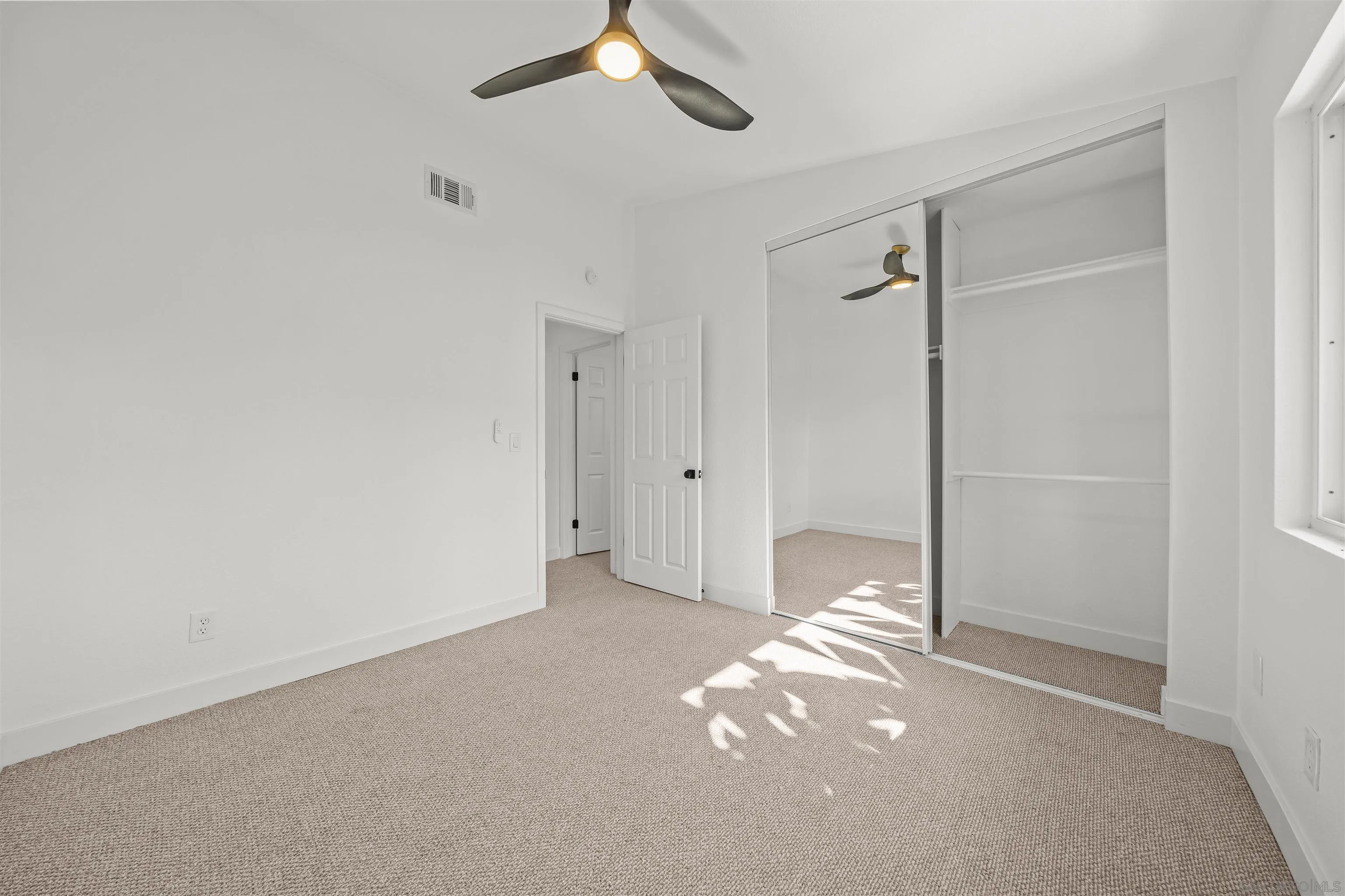 https://cdn.realtyfeed.com/cdn/127/260001750/0698ae3a99a738d853fa5678a7488159.webp