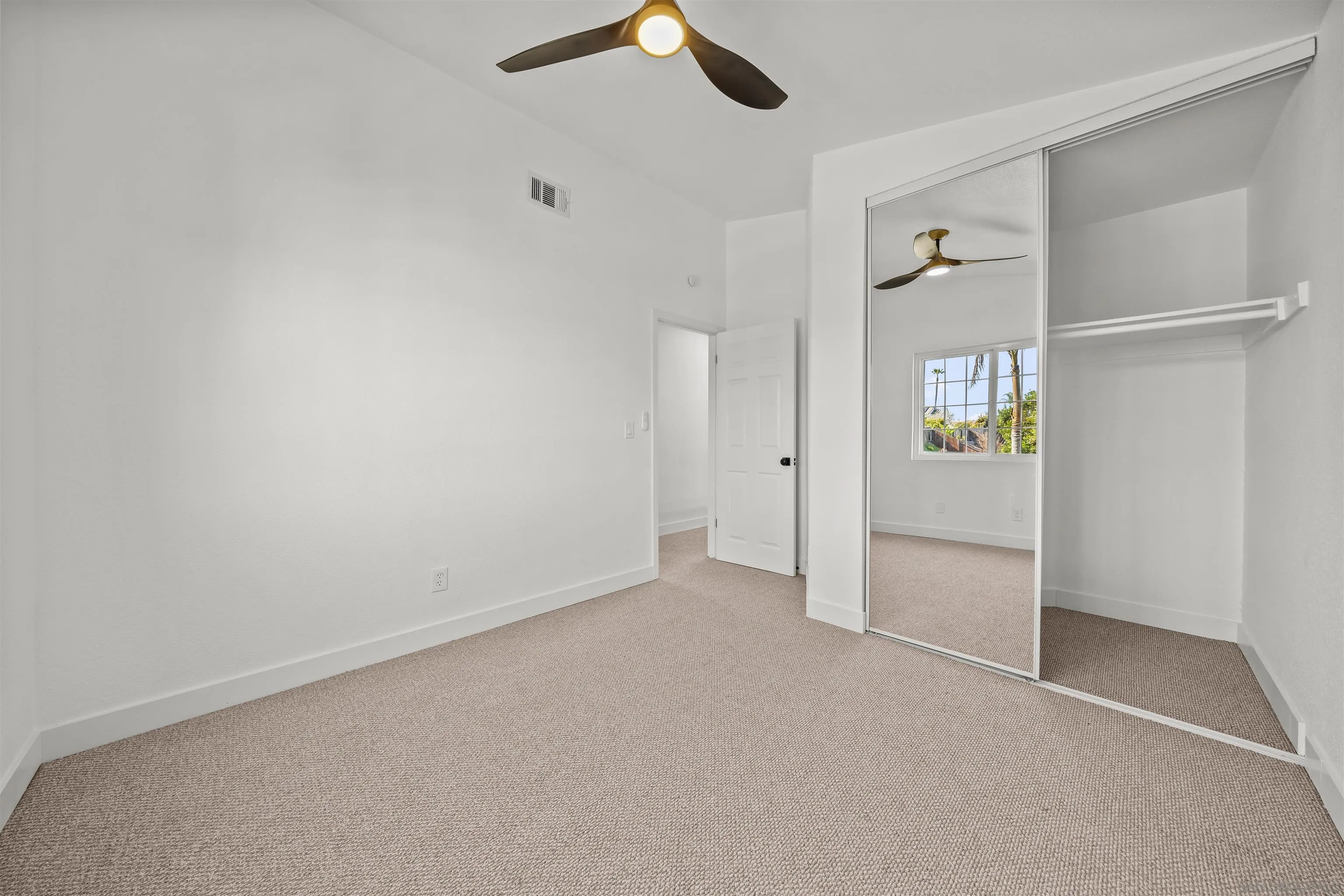 https://cdn.realtyfeed.com/cdn/127/260001750/3996a3c54a399476c63526d60b093e72.webp