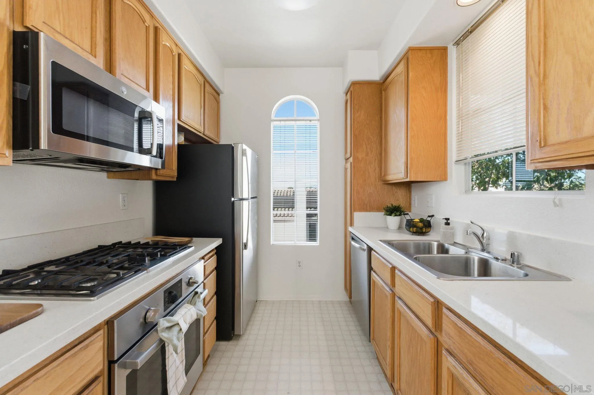 https://cdn.realtyfeed.com/cdn/127/260001755/0886f27f726764732c69a691b8e0ff6a.webp