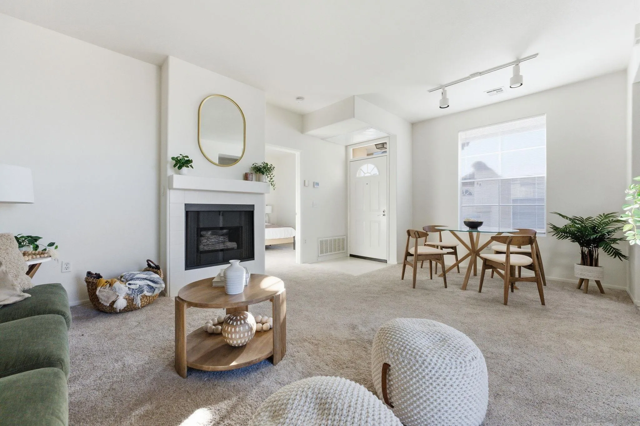 https://cdn.realtyfeed.com/cdn/127/260001755/207e56bec8461dbc507987177b99b150.webp