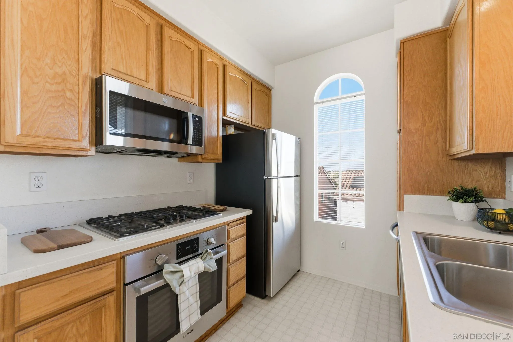 https://cdn.realtyfeed.com/cdn/127/260001755/70da376058c2a3e74ef12d7d2c0b700c.webp