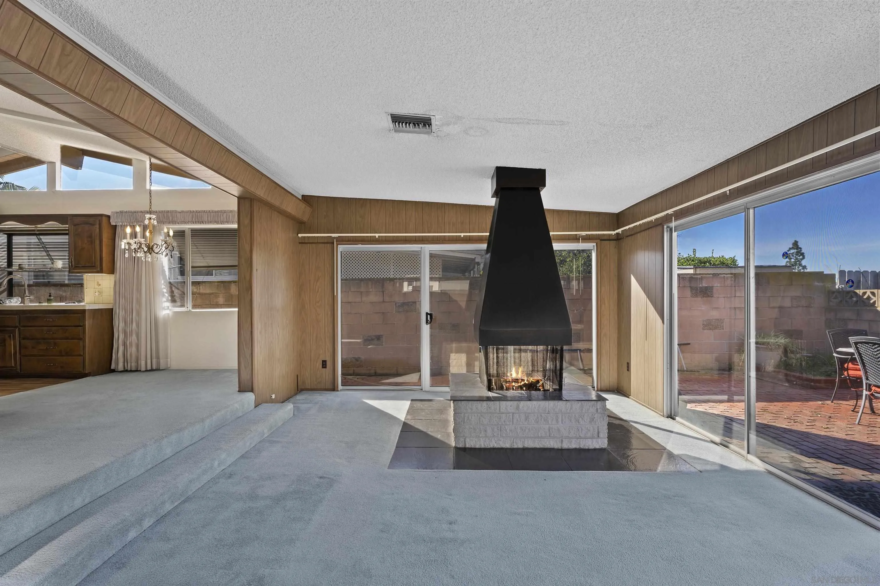 https://cdn.realtyfeed.com/cdn/127/260001757/334512283c6e9c851f12b104a61f72d1.webp