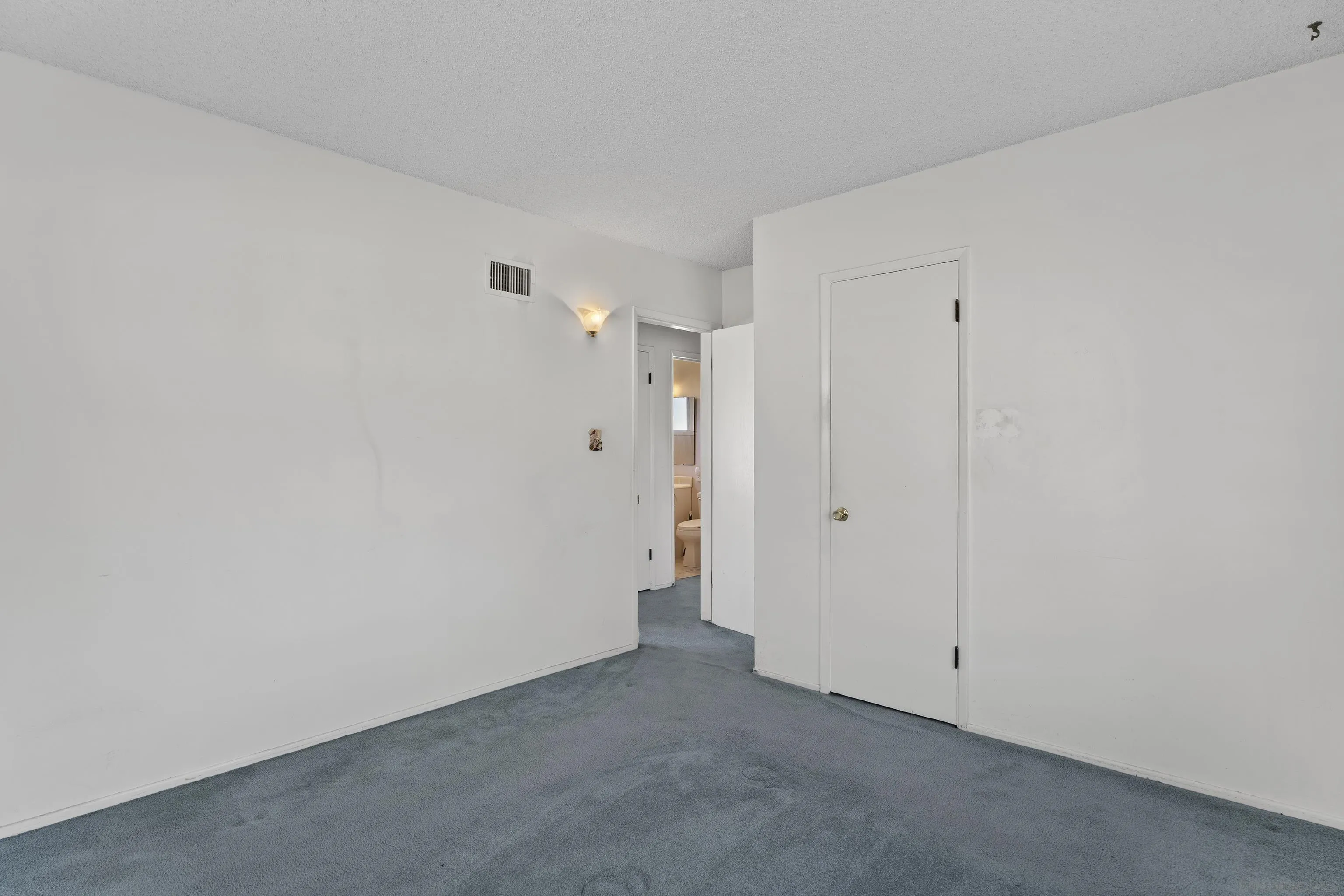 https://cdn.realtyfeed.com/cdn/127/260001757/53860bd6a3f1c3427ec025048bcc4977.webp