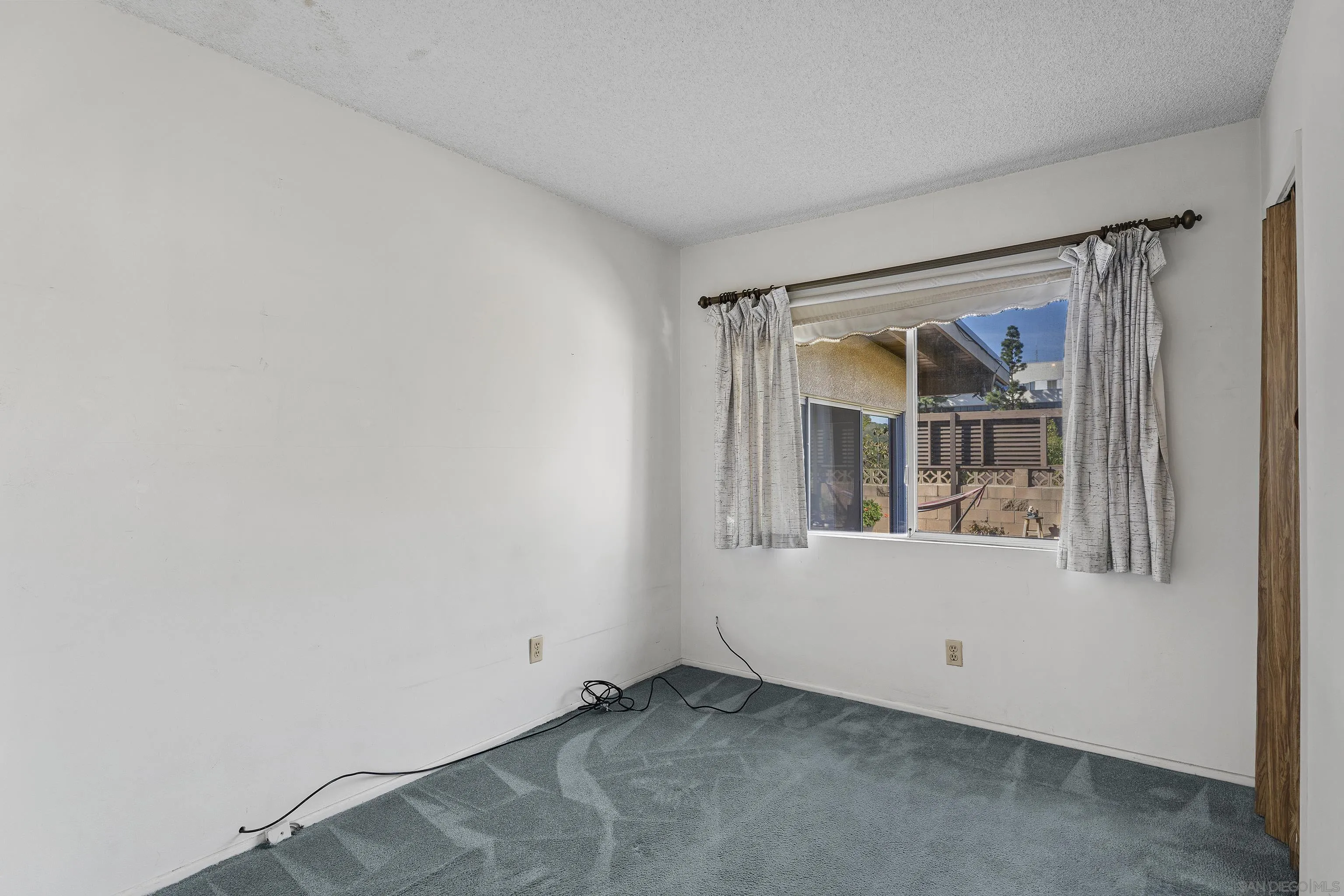 https://cdn.realtyfeed.com/cdn/127/260001757/53a92cca1c5a95eeff49bd91fe702809.webp