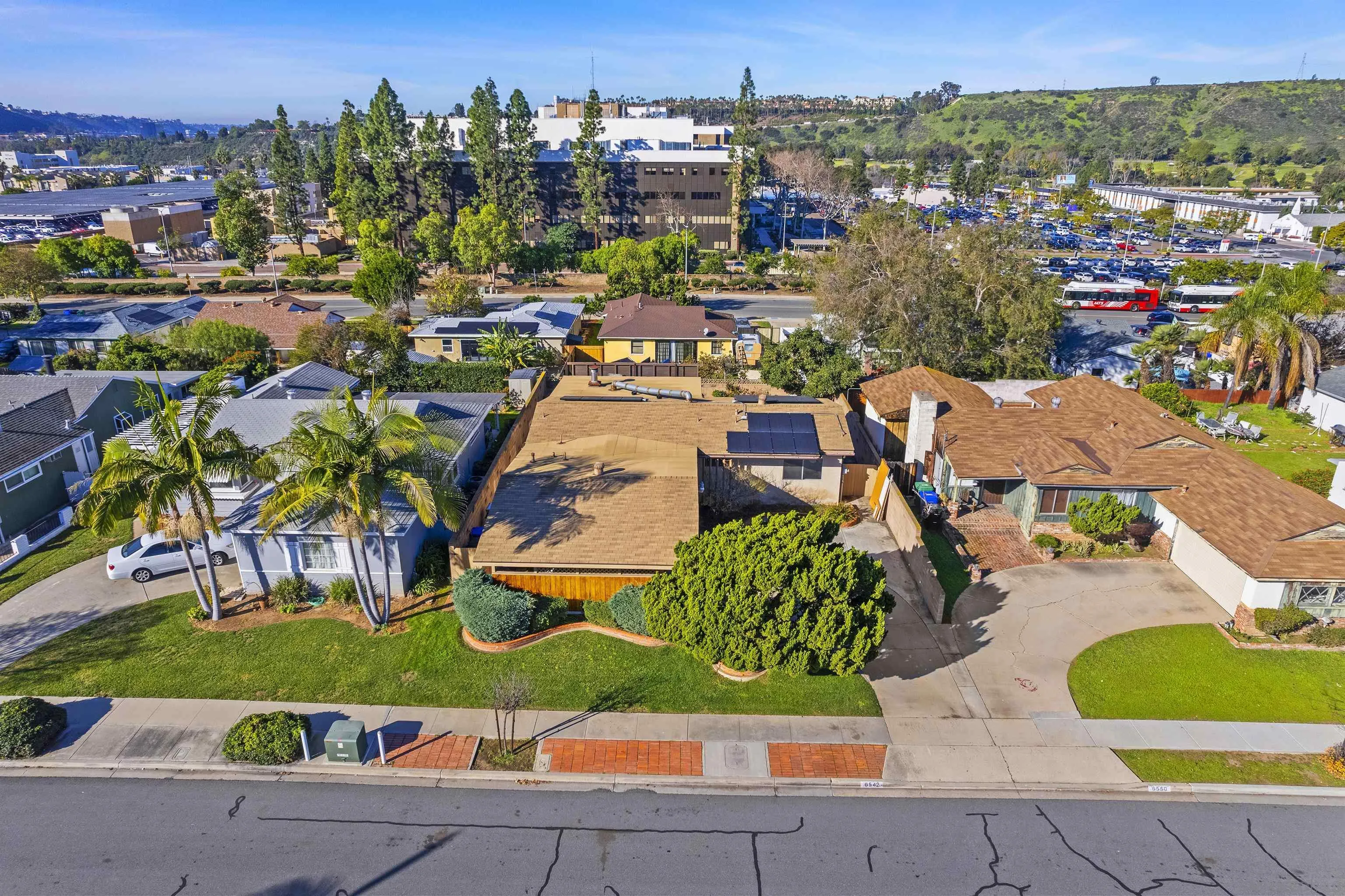https://cdn.realtyfeed.com/cdn/127/260001757/7161a1f82f3ed1b638577601737c38f8.webp
