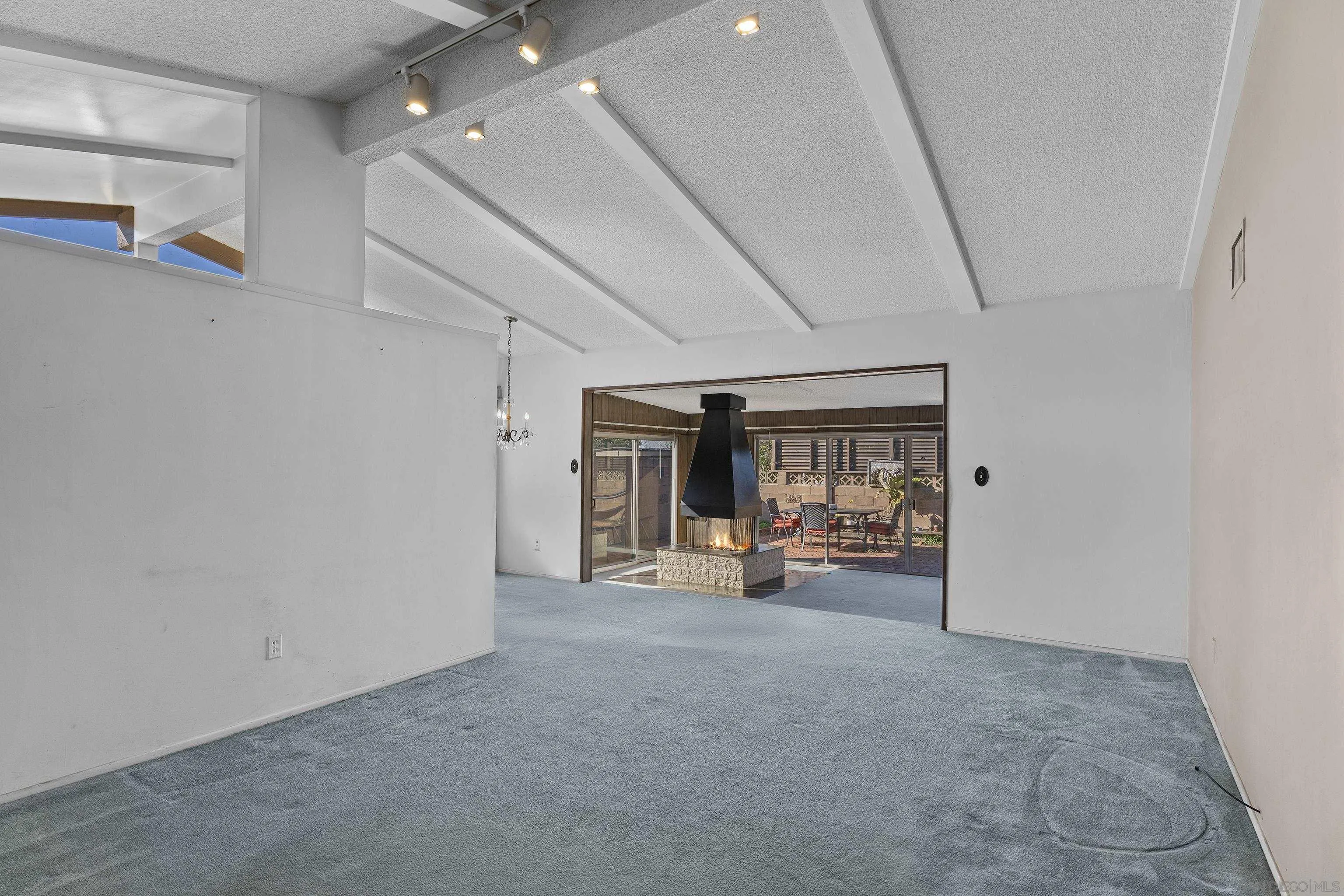 https://cdn.realtyfeed.com/cdn/127/260001757/fb400d827d4ab63721af19fc7ac5aa69.webp