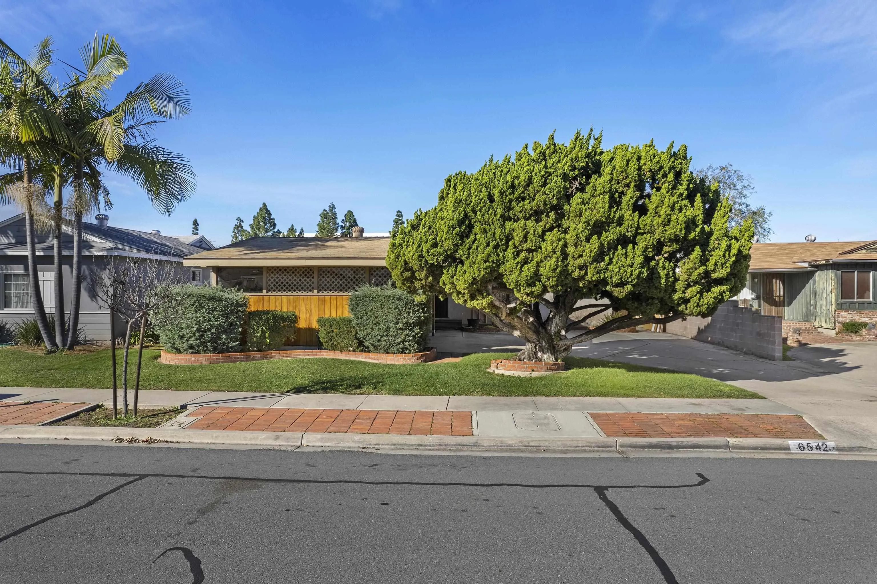 https://cdn.realtyfeed.com/cdn/127/260001757/fcfbe8415c9078d7734bf2d7e46c9368.webp
