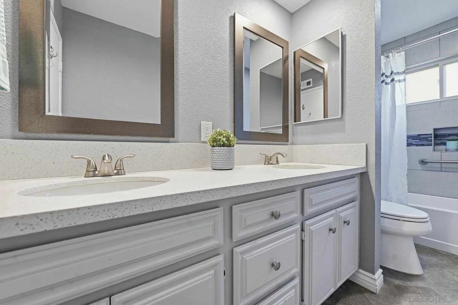 https://cdn.realtyfeed.com/cdn/127/260001758/07704ff363e580b391f8847c1e89f2ef.webp