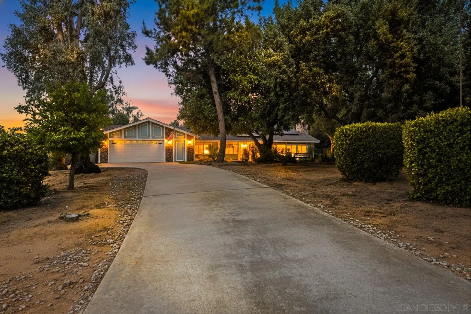 https://cdn.realtyfeed.com/cdn/127/260001758/62d5b3491d168cd7b556280f753eb239.webp