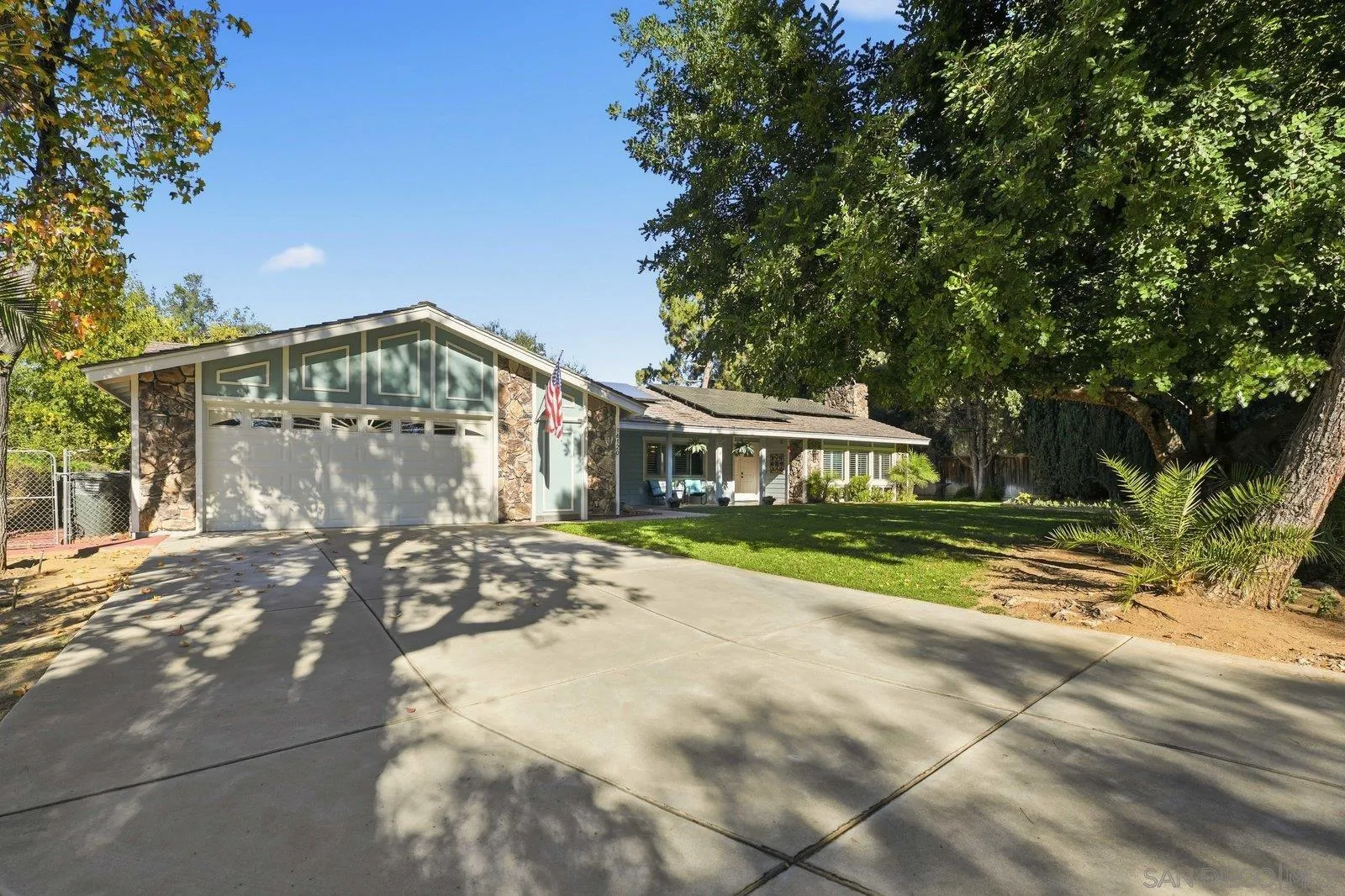 https://cdn.realtyfeed.com/cdn/127/260001758/872dc4ba70fd73a233d29e098ee89680.webp