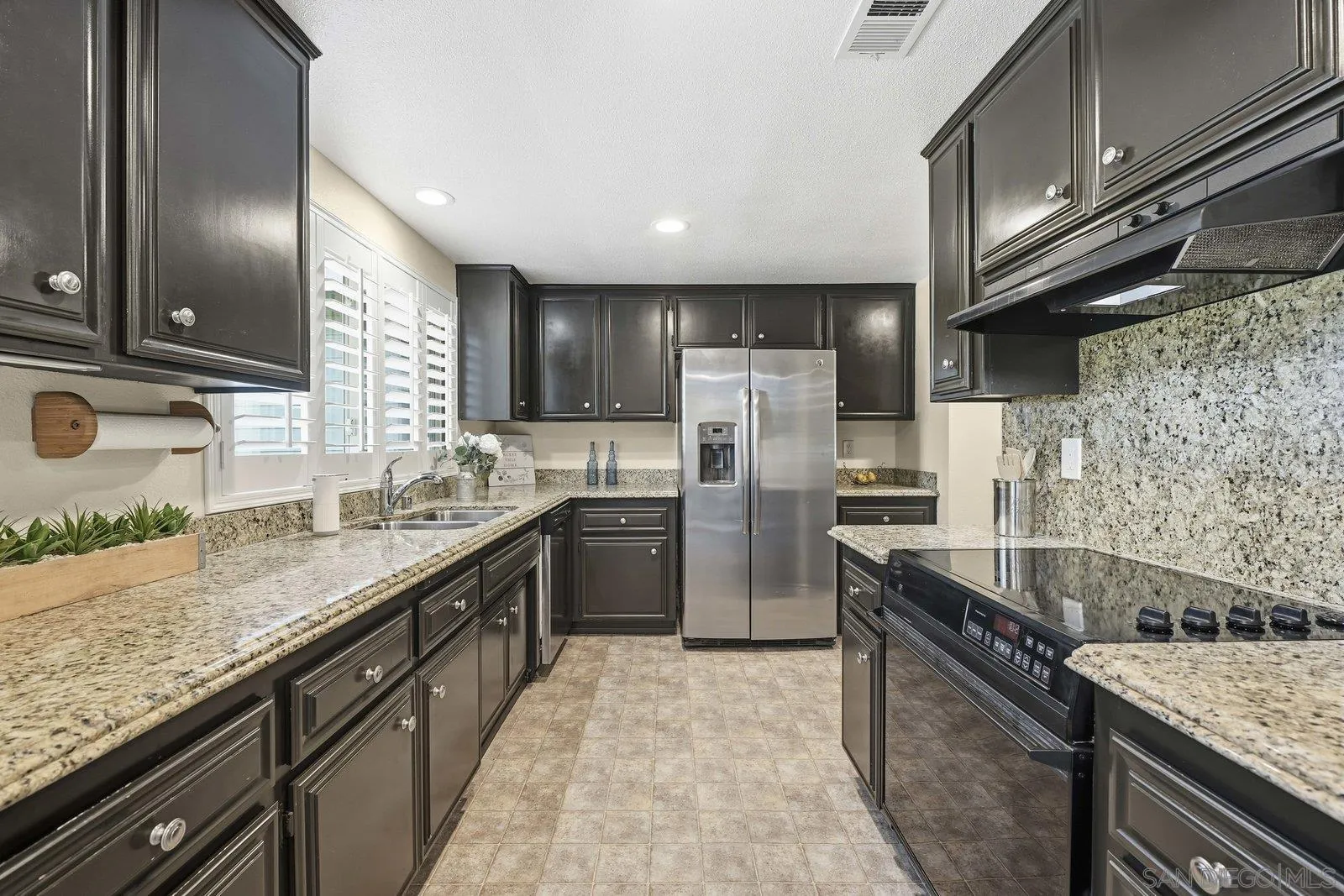 https://cdn.realtyfeed.com/cdn/127/260001758/87efdf6d8020b8037c6448778e943bb8.webp