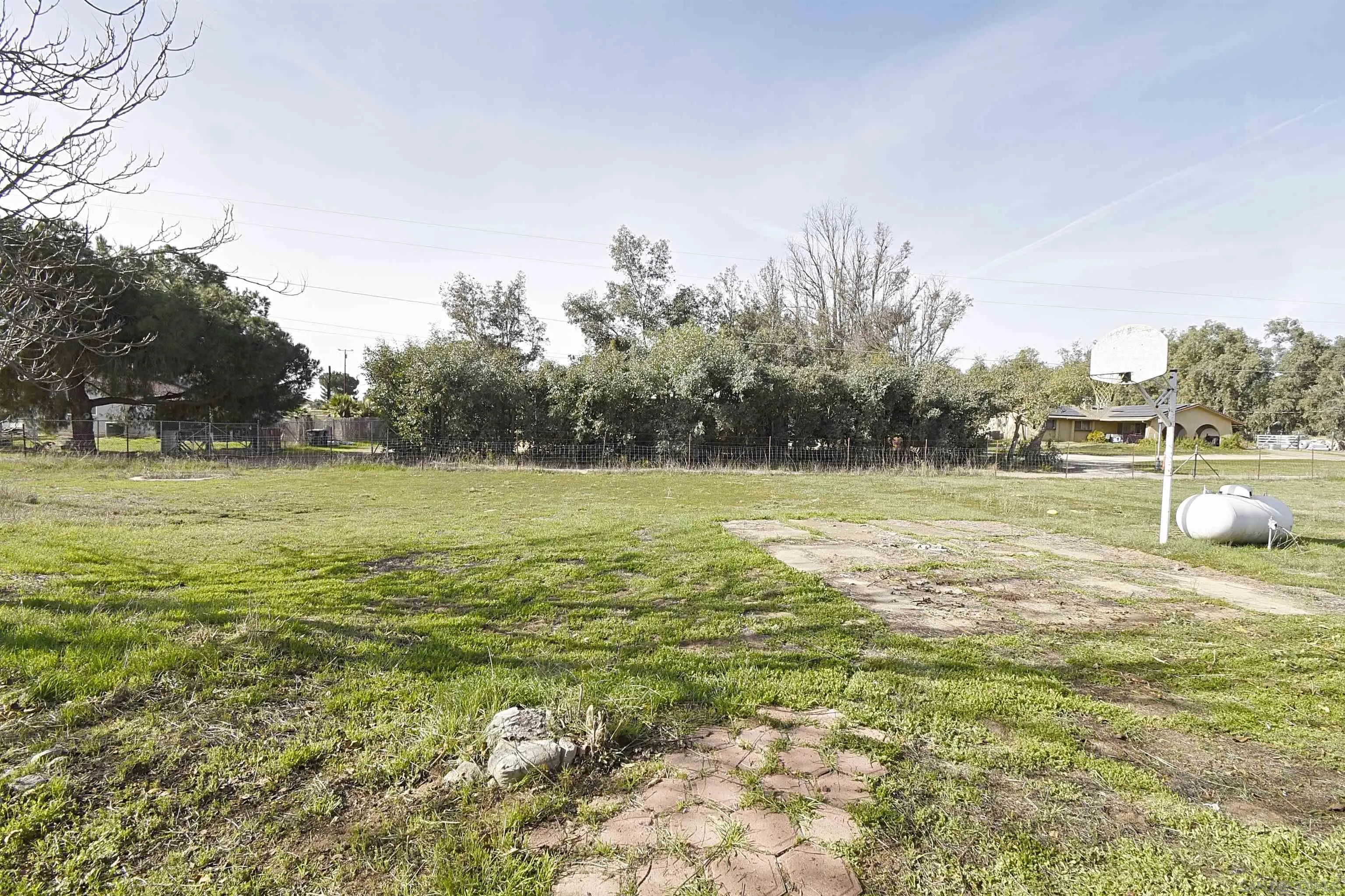 https://cdn.realtyfeed.com/cdn/127/260001759/204f78ad22ba3cf49db97785cd748358.webp
