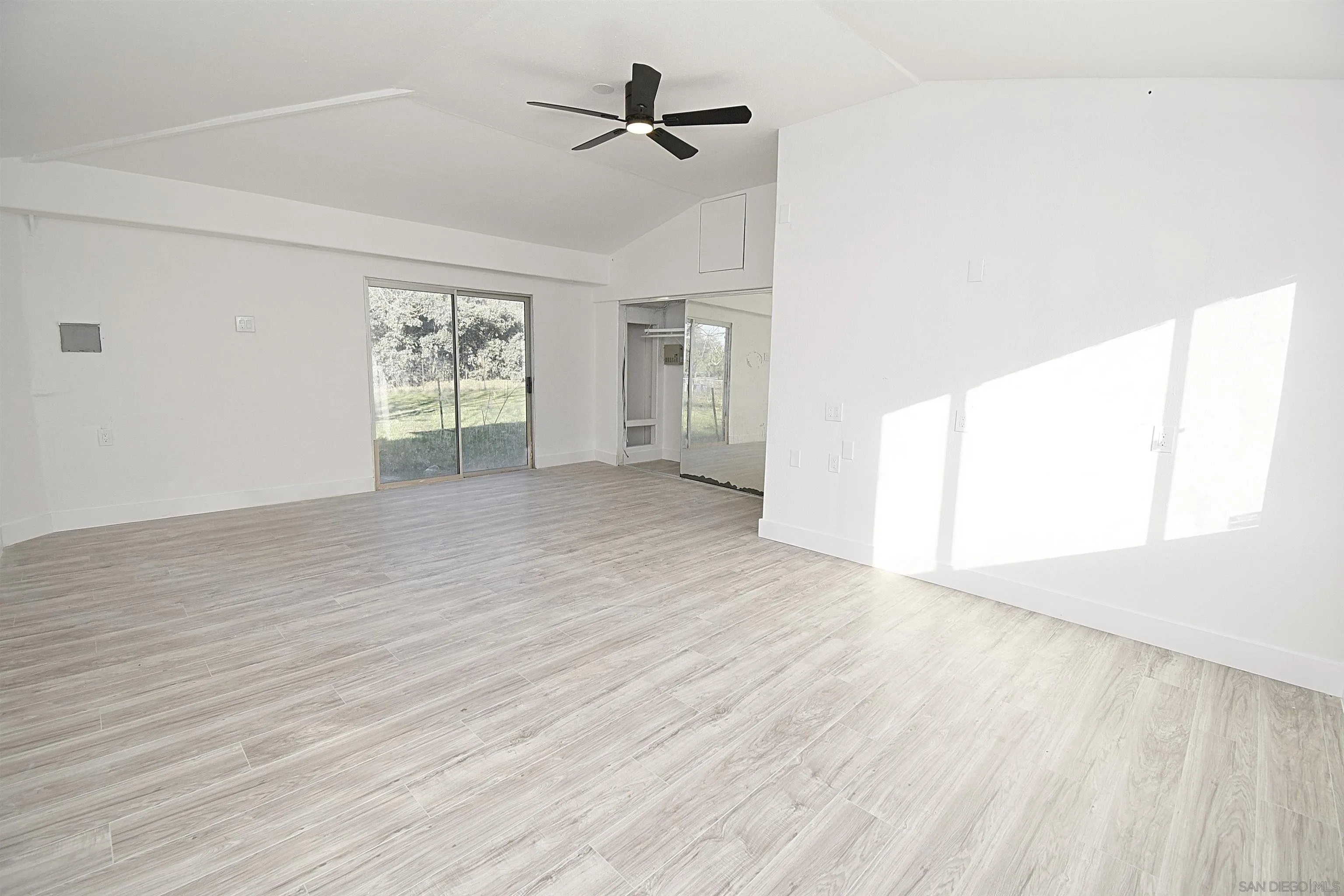 https://cdn.realtyfeed.com/cdn/127/260001759/289d4c1d74922c916f3ae25b6e297da5.webp