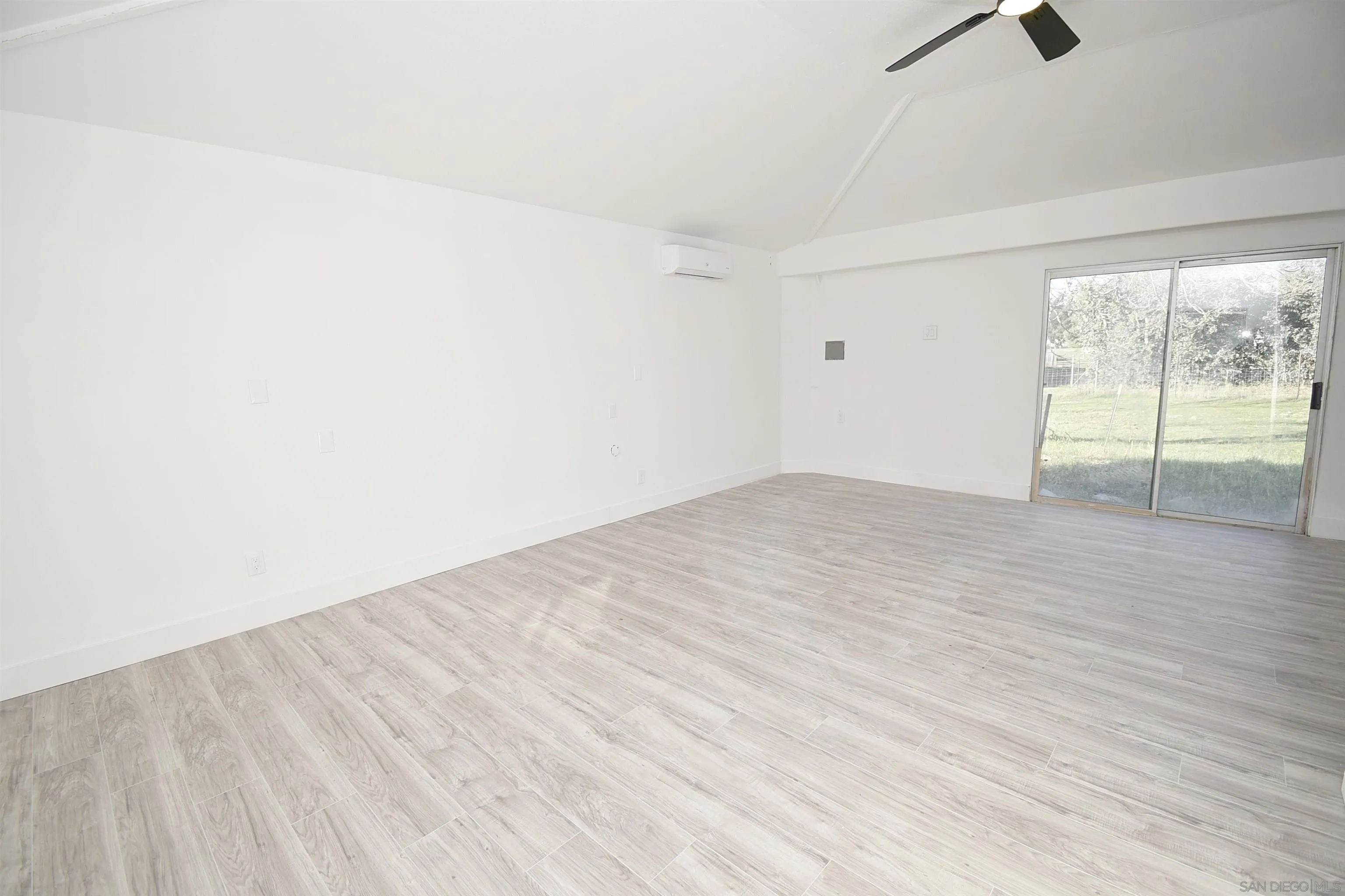 https://cdn.realtyfeed.com/cdn/127/260001759/a6ac70fd949ae2759cf9f444932ad0ad.webp
